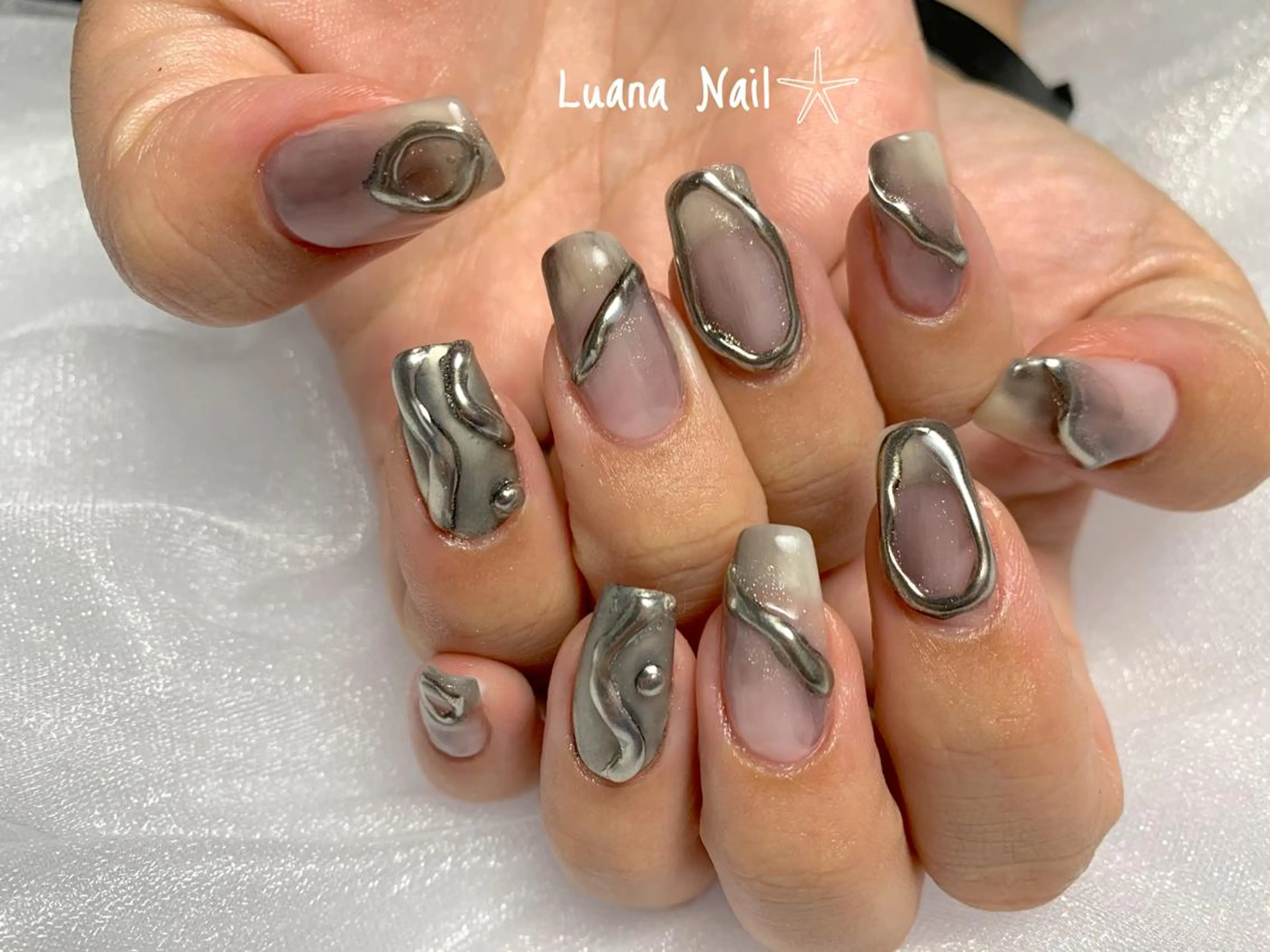 ネイル ミラーネイル ハンドネイル BeauJu by Luana Nail所属・BeauJu by Luana Nailのネイルデザイン