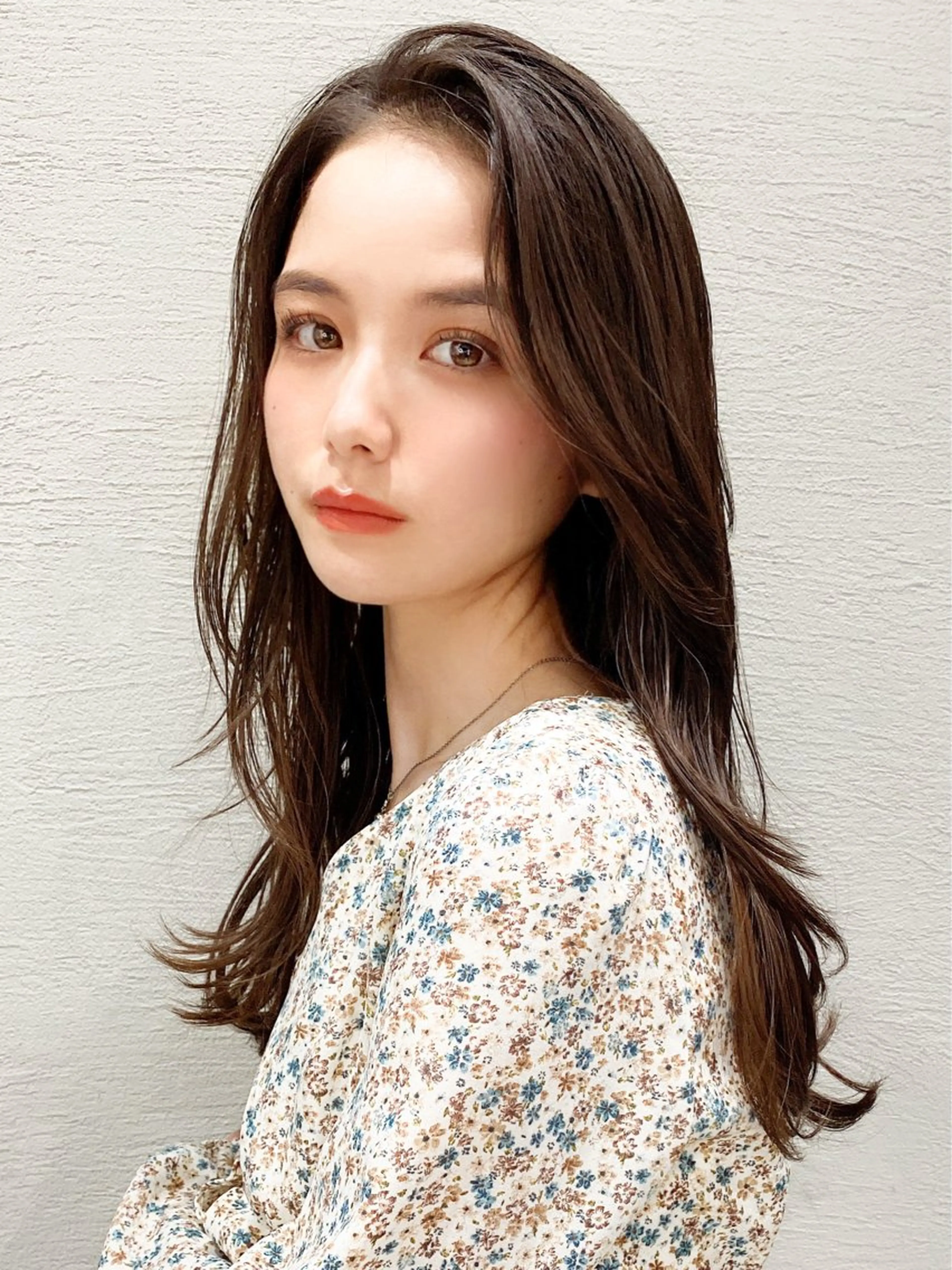 ロング カラー ベージュカラー ブラウンカラー グレージュ 韓国風ヘア レイヤーカット カット ヘアカラー トリートメント 山﨑 翼のヘアスタイル