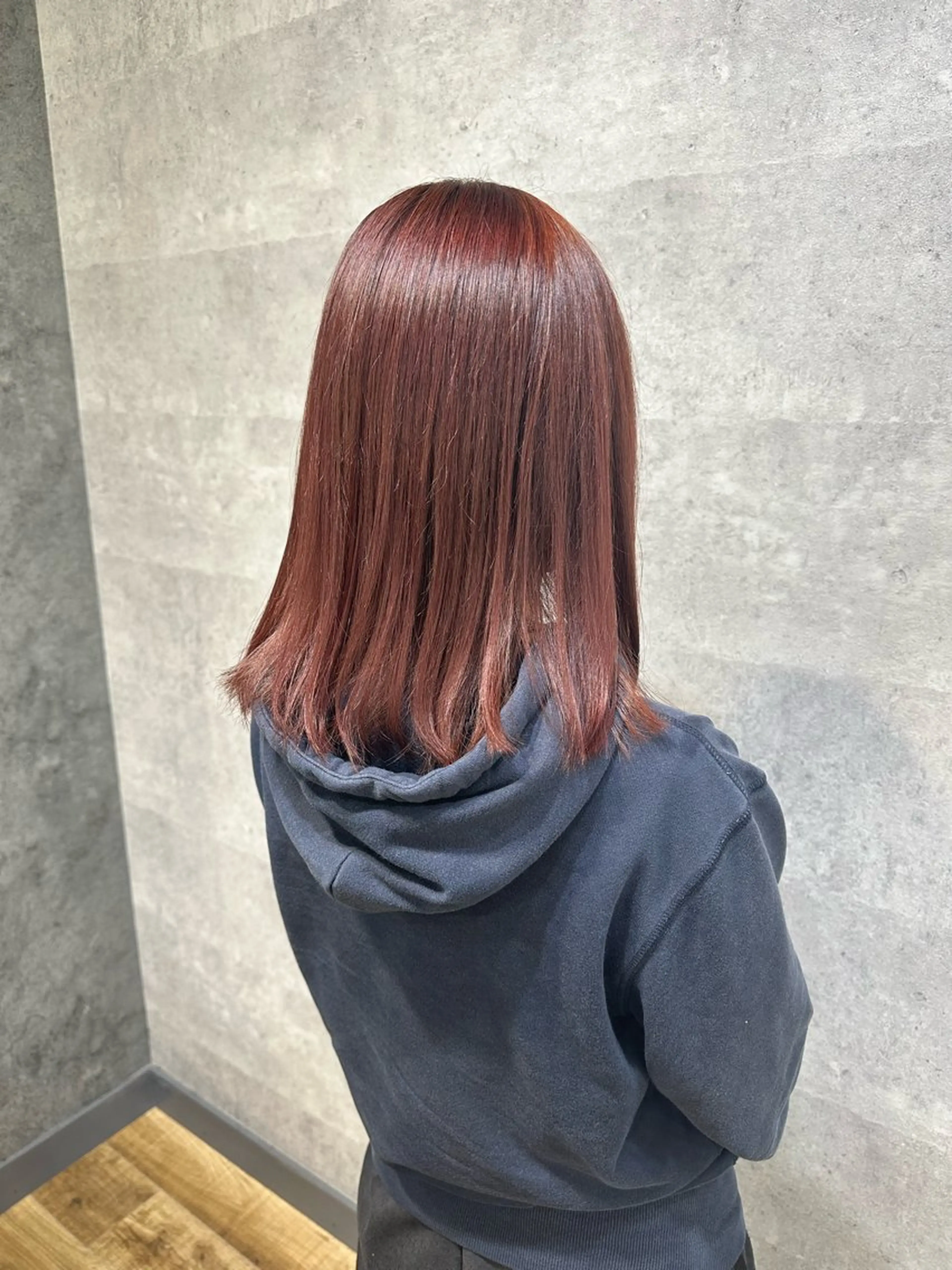 ミディアム カラー ヘアカラー トリートメント U-ra NAMIのヘアスタイル