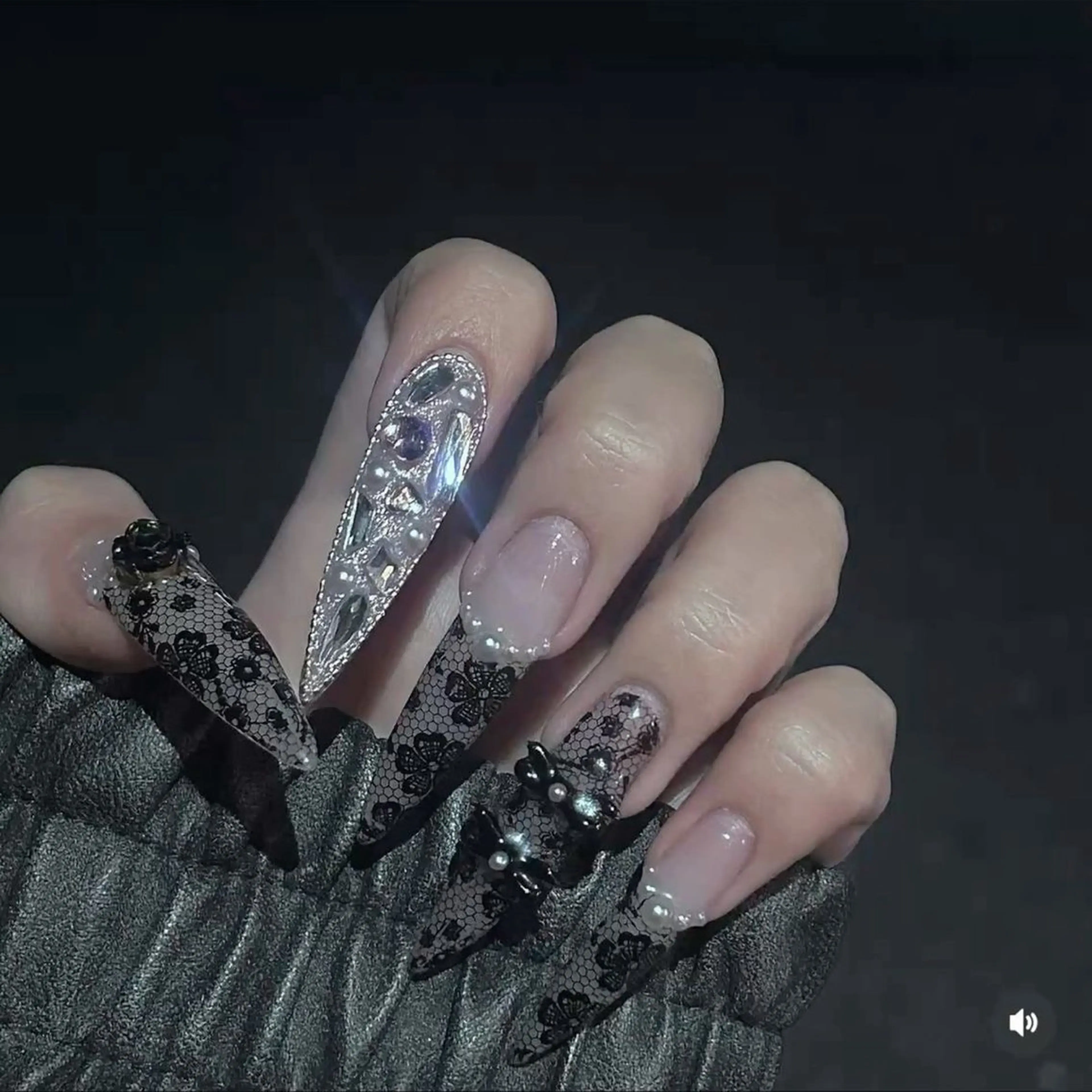 ネイル フラワーネイル フレンチネイル ジェルネイル ガーリー グラデーション ハンドネイル AIN Nailのネイルデザイン