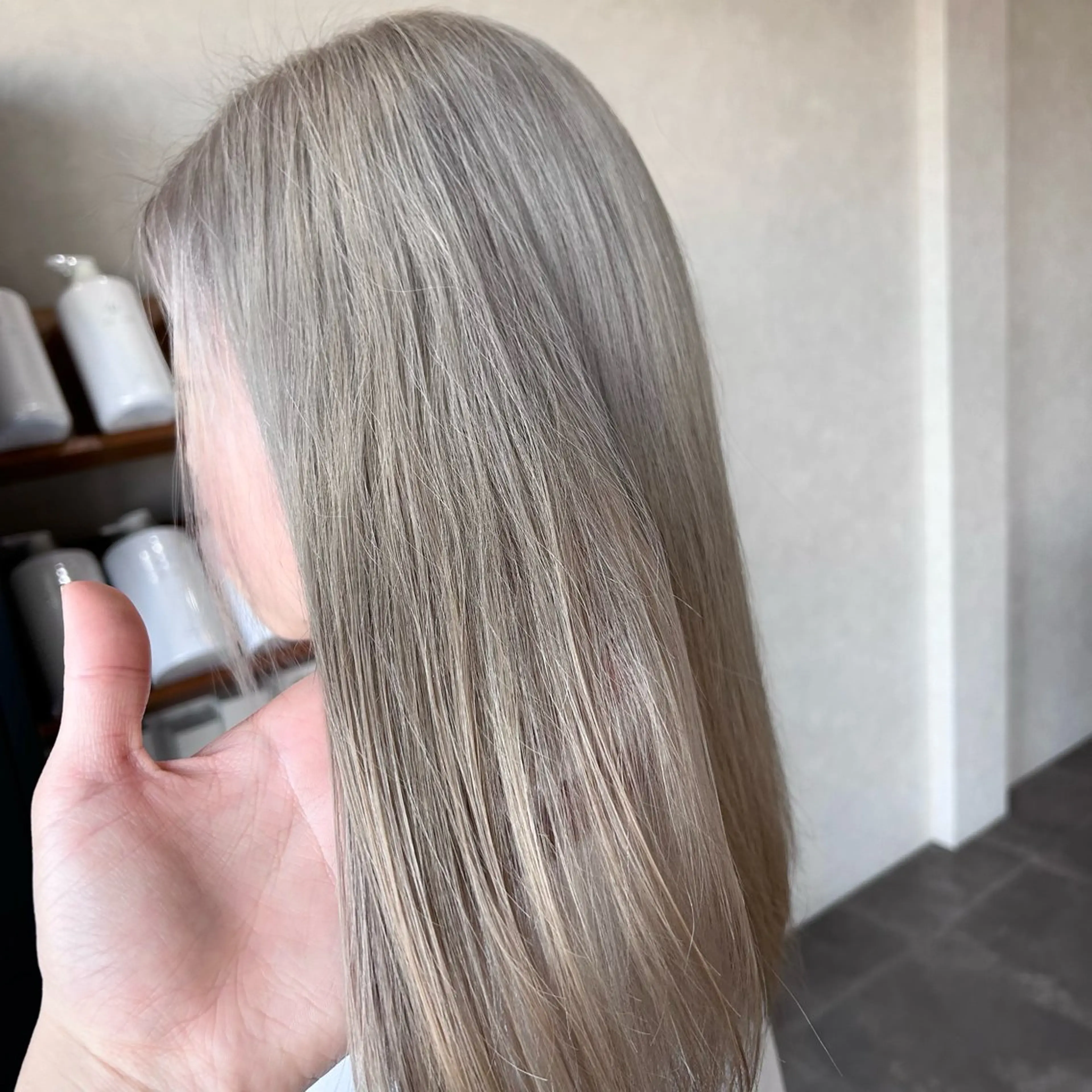 ロング カラー 井手 孔介のヘアスタイル