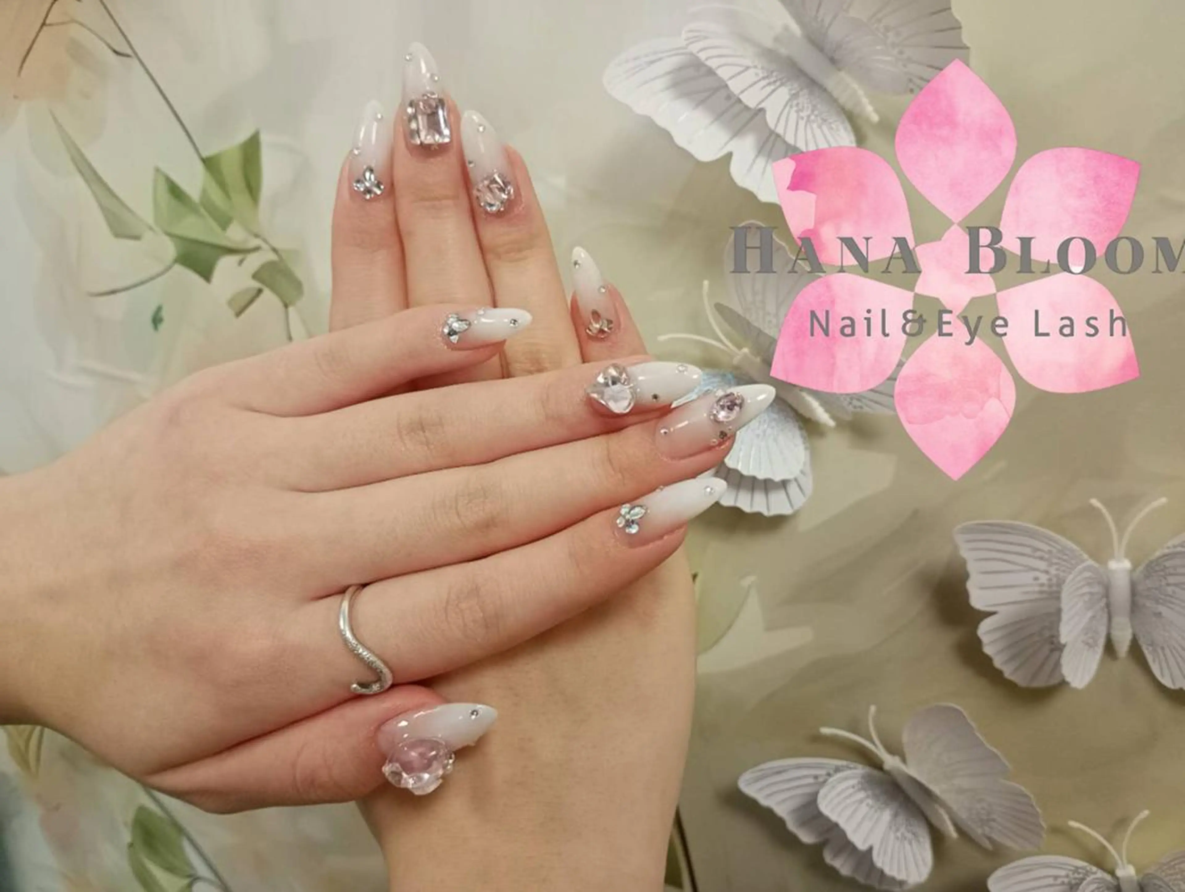 ネイル 長さ出し フレンチネイル ジェルネイル マグネットネイル 持ち込み ハンドネイル ハンドケア Hana Bloom Nail💜Akiのネイルデザイン