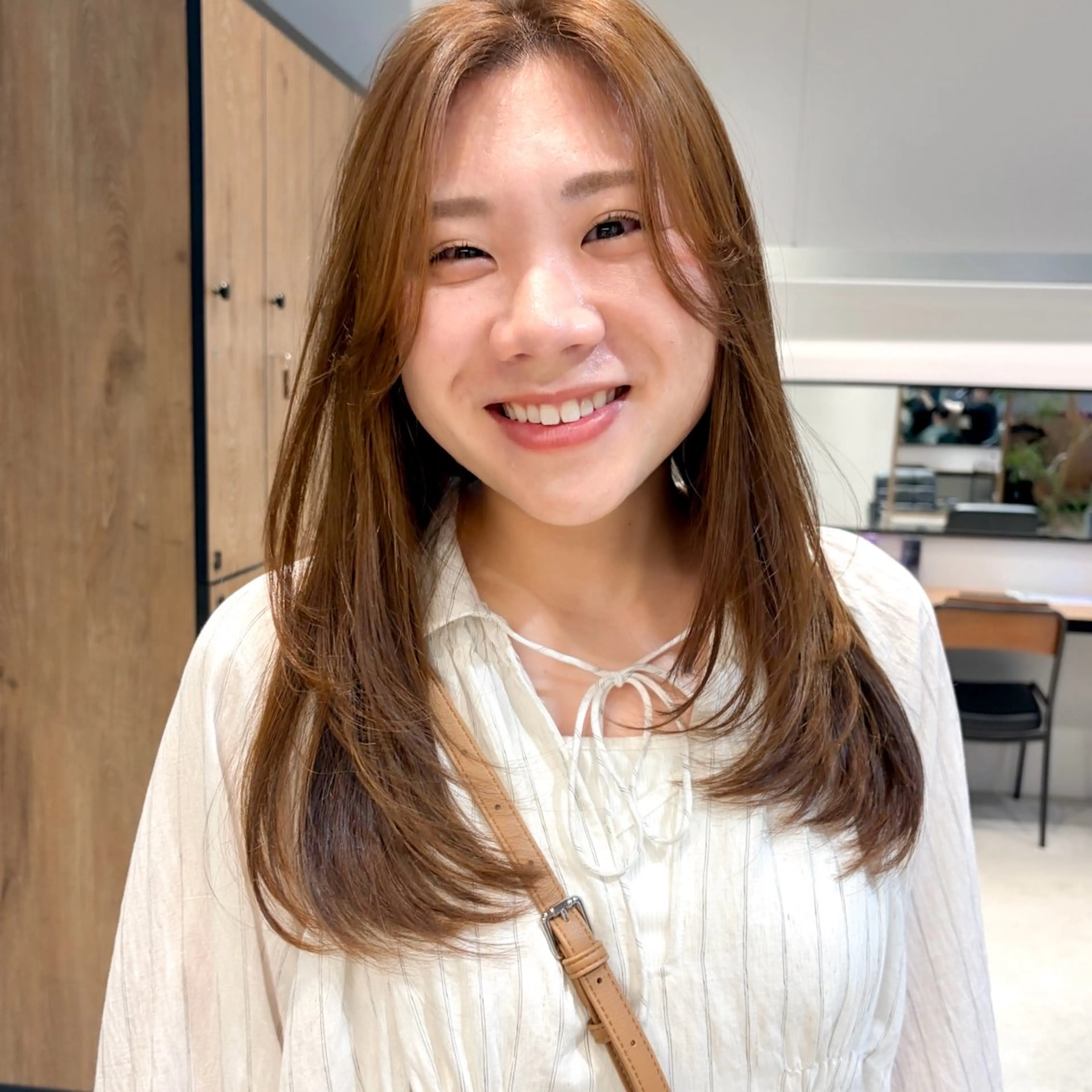 セミロング レイヤーカット Ayaka/ショート /レイヤー/パーマのヘアスタイル