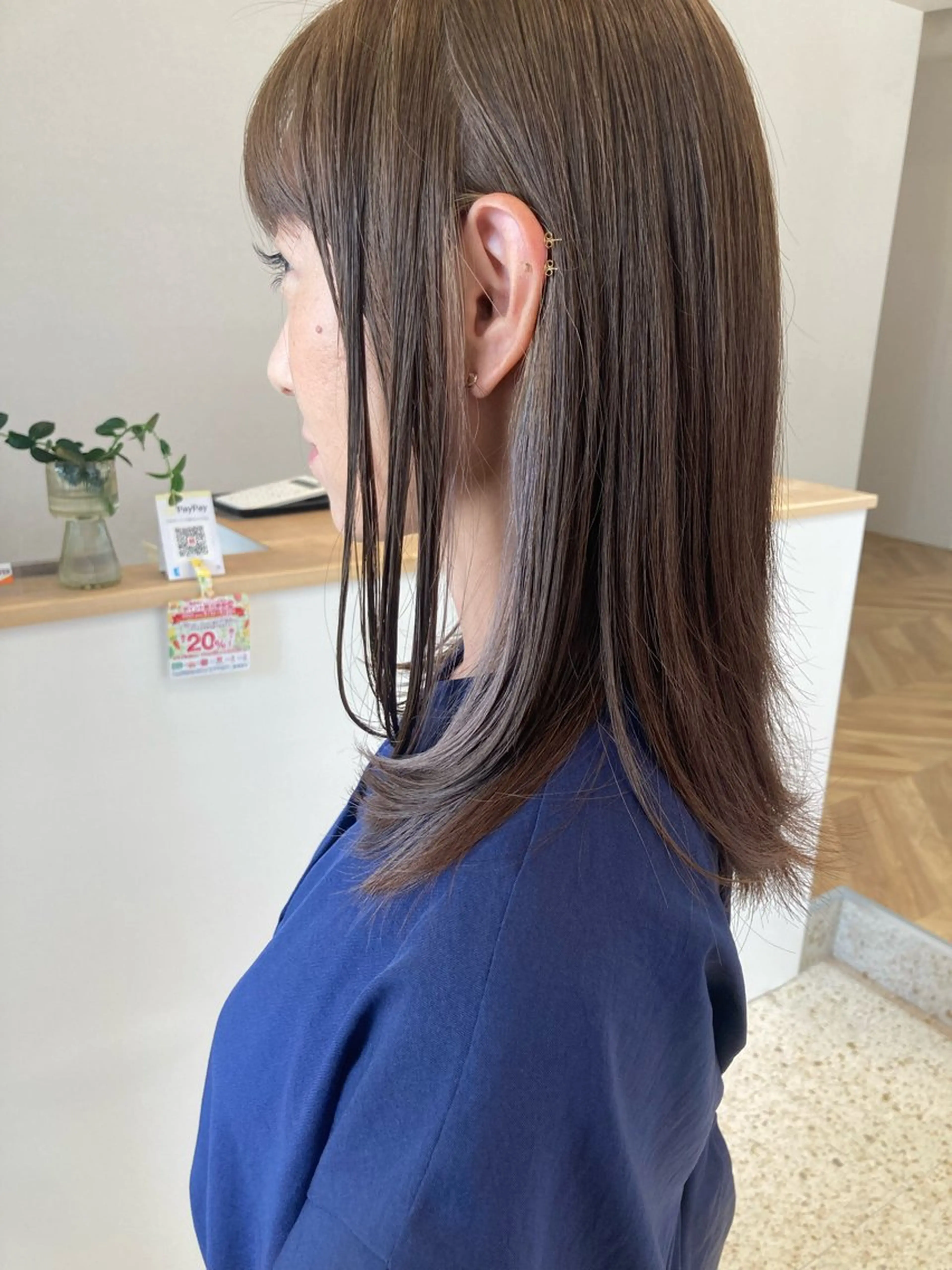 ミディアム カット ヘアカラー フローレン KANAKOのヘアスタイル