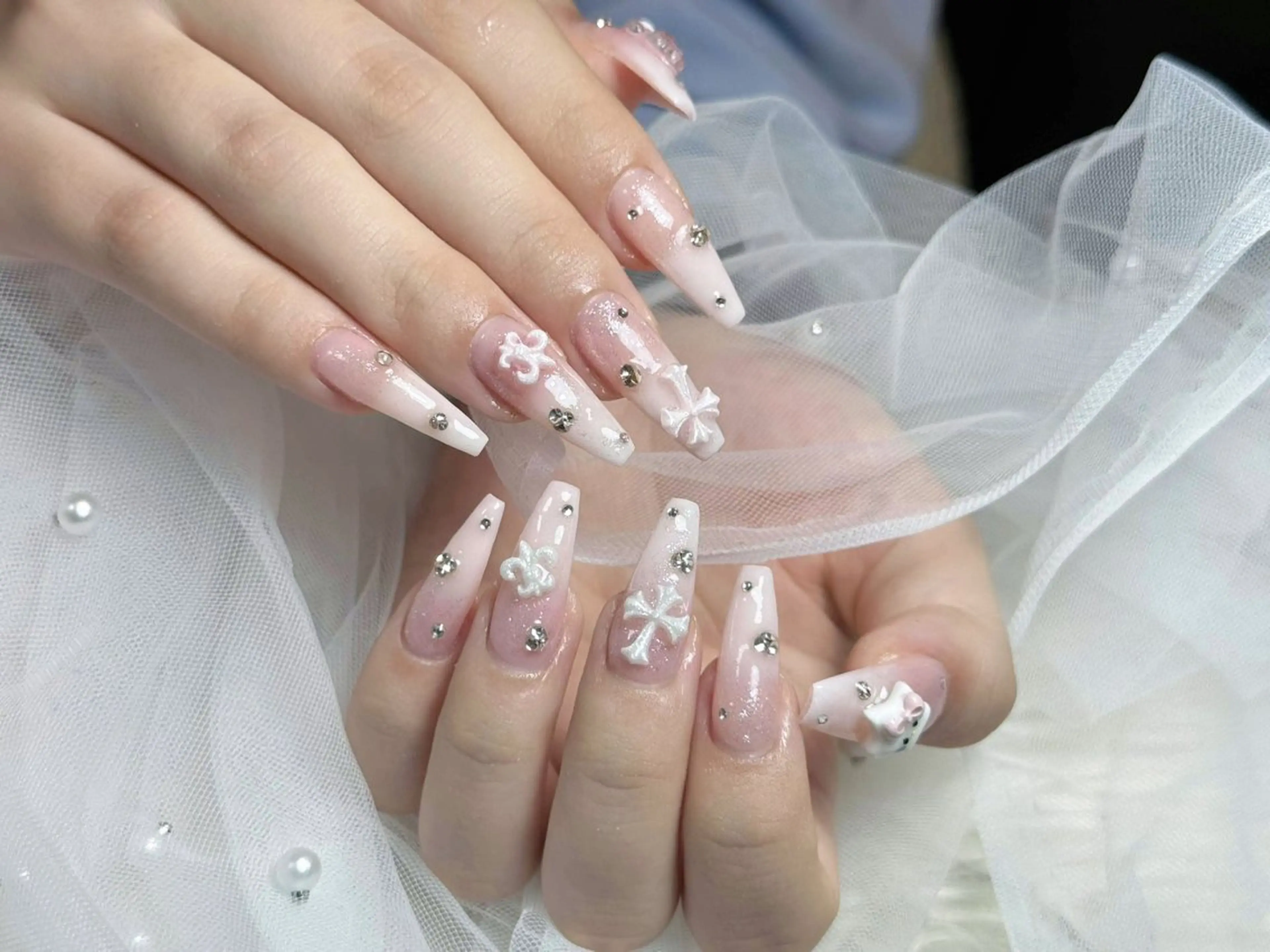 ネイル ボルドー ブラウン チークネイル ドット フットネイル Julli NailStudioのネイルデザイン