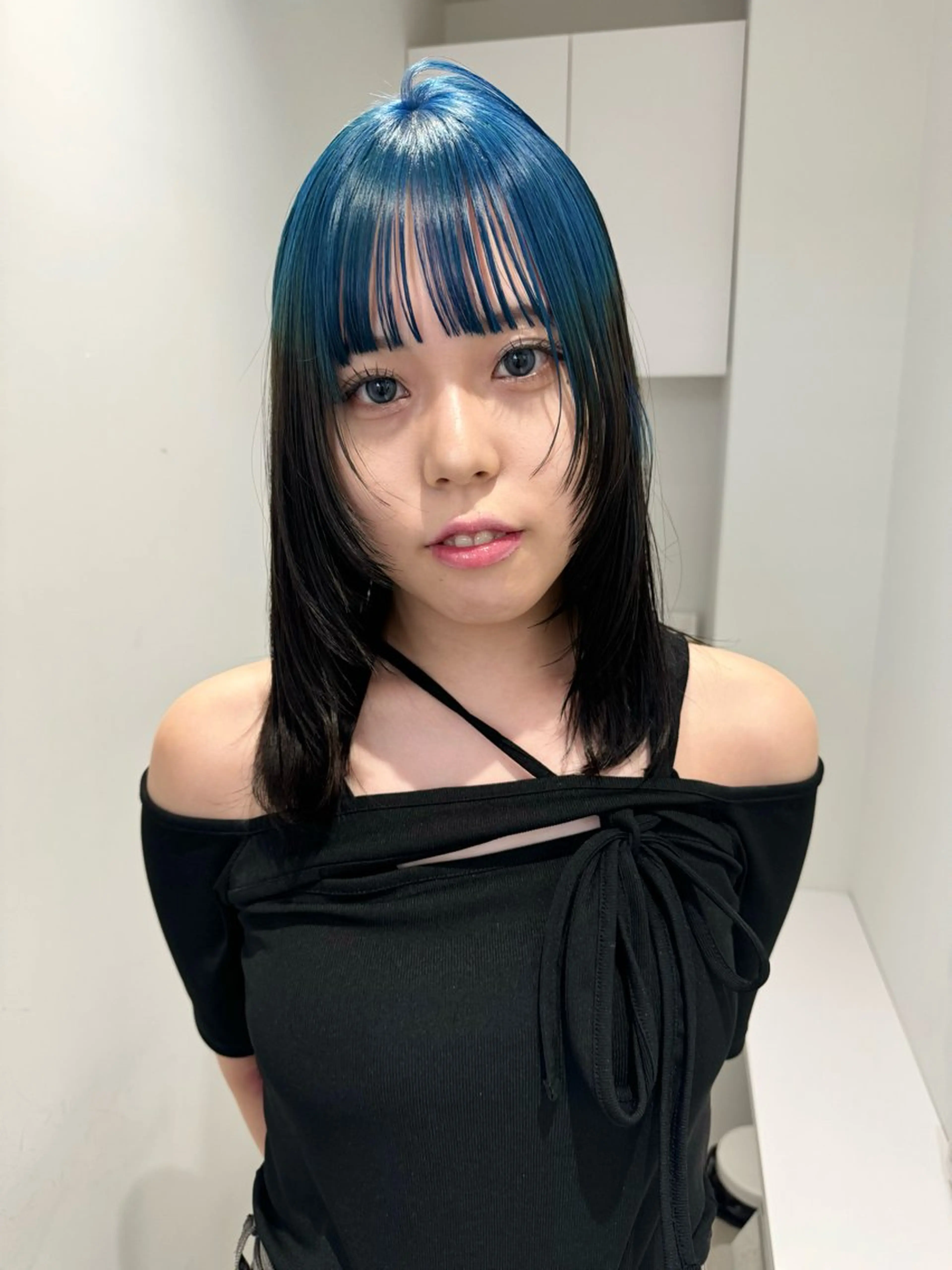 セミロング ヘアカラー ✨ブリーチ/顔周り レイヤー¦YUKA✨のヘアスタイル