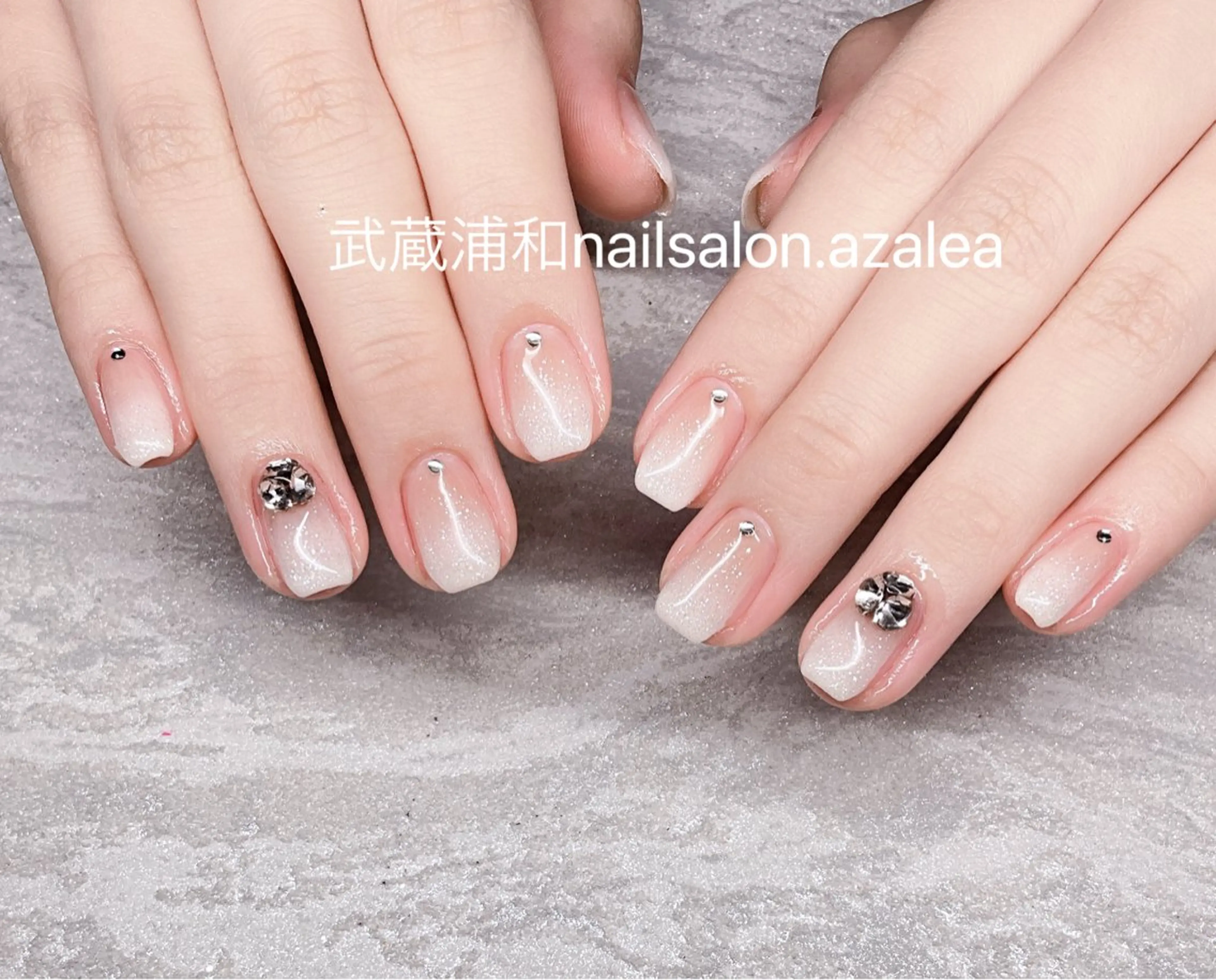 ネイル ハンドネイル R inのネイルデザイン