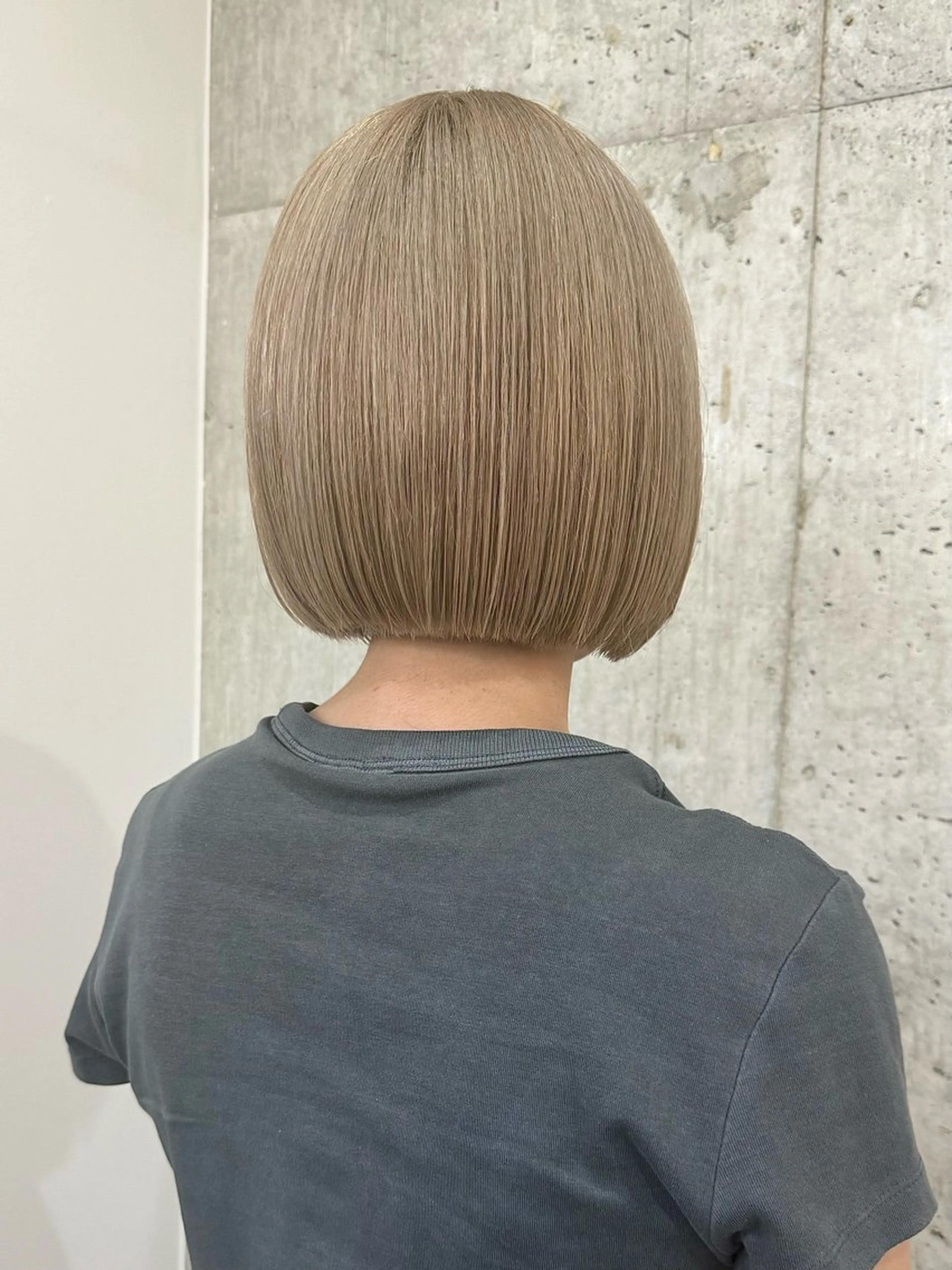 ショート ボブ 切りっぱなしボブ/ ブリーチカラー/大塚のヘアスタイル