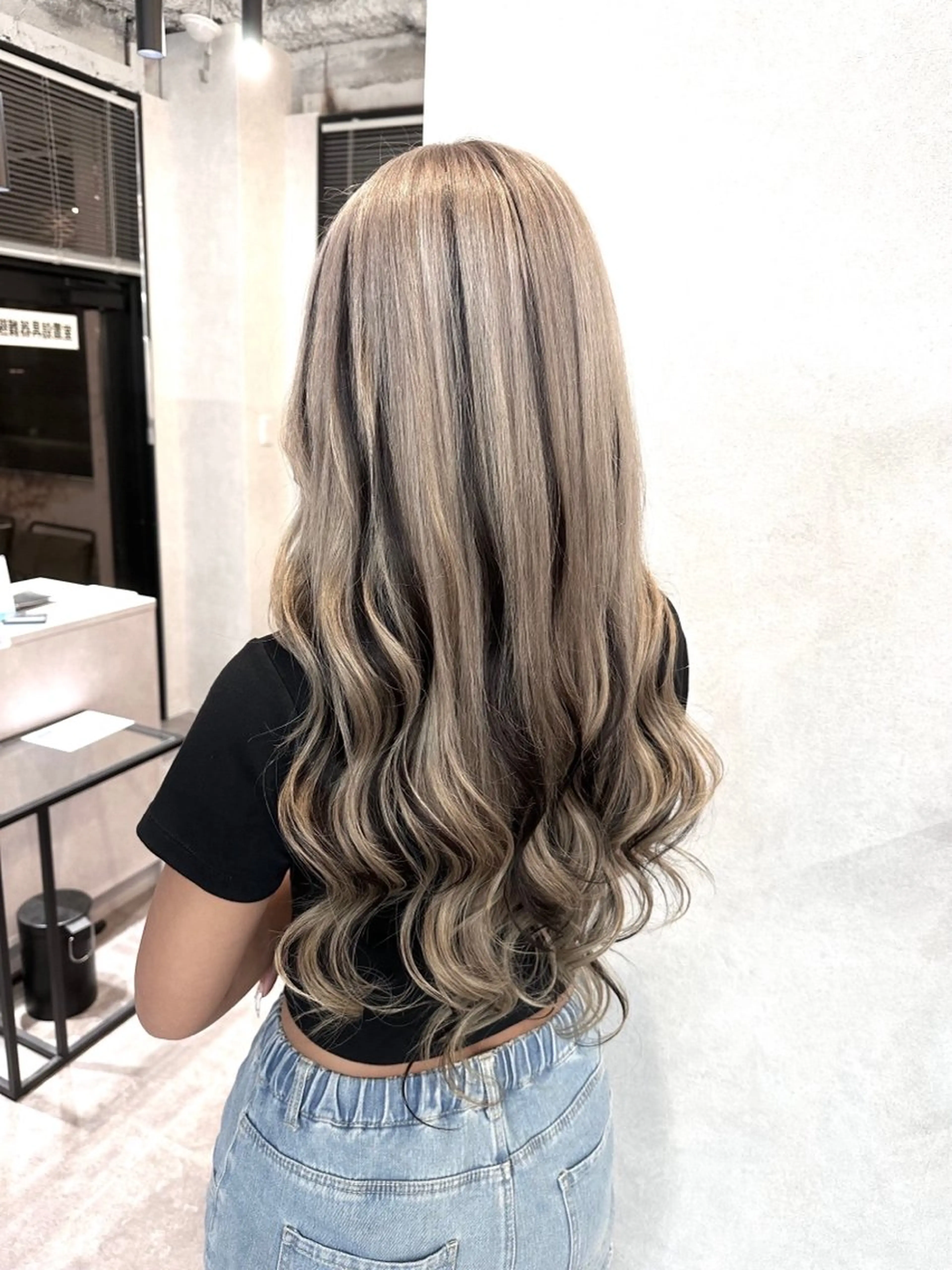 ロング カラー ヘアカラー SE ITAのヘアスタイル