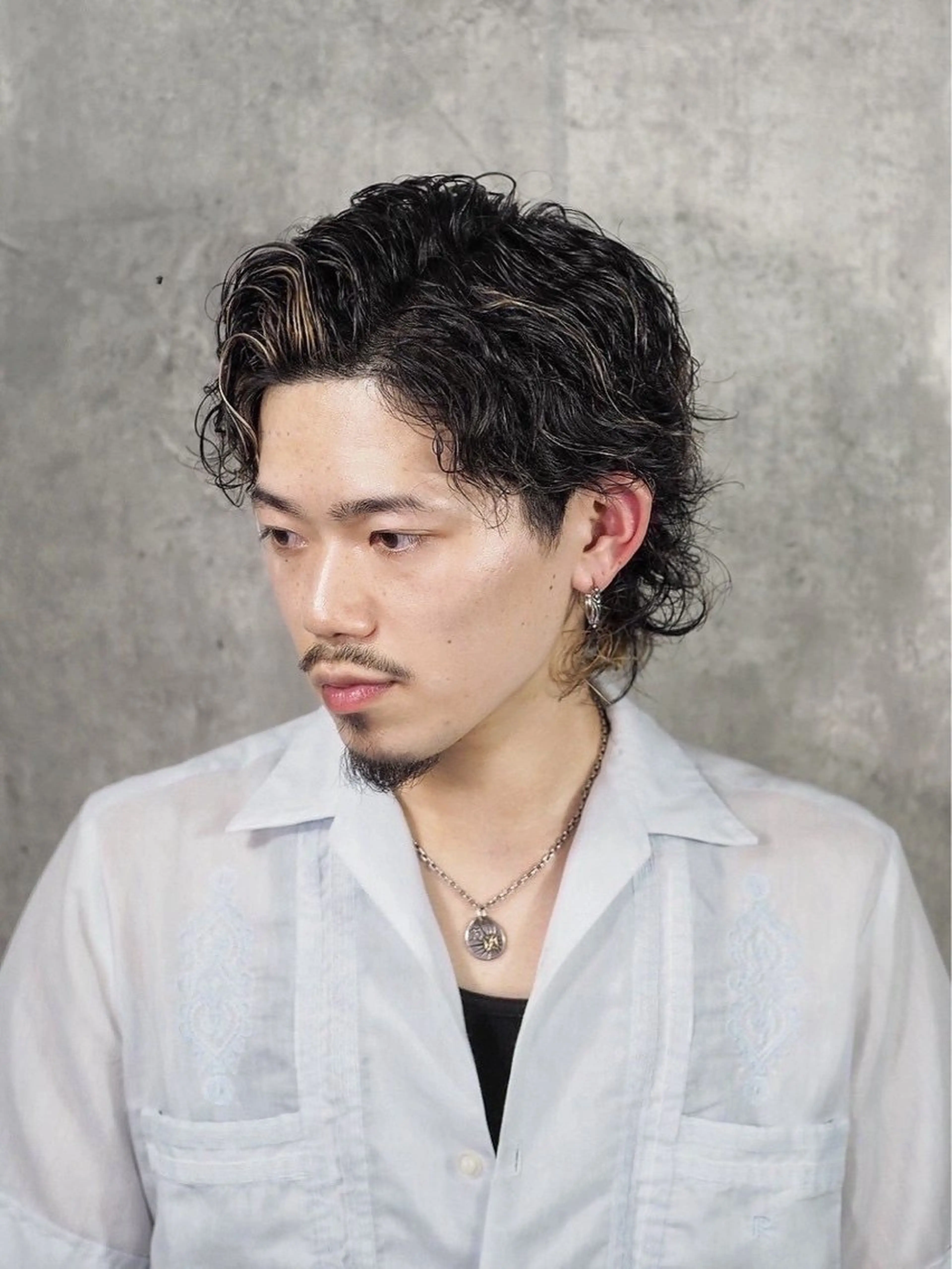 ミディアム 阿賀 佑季のヘアスタイル