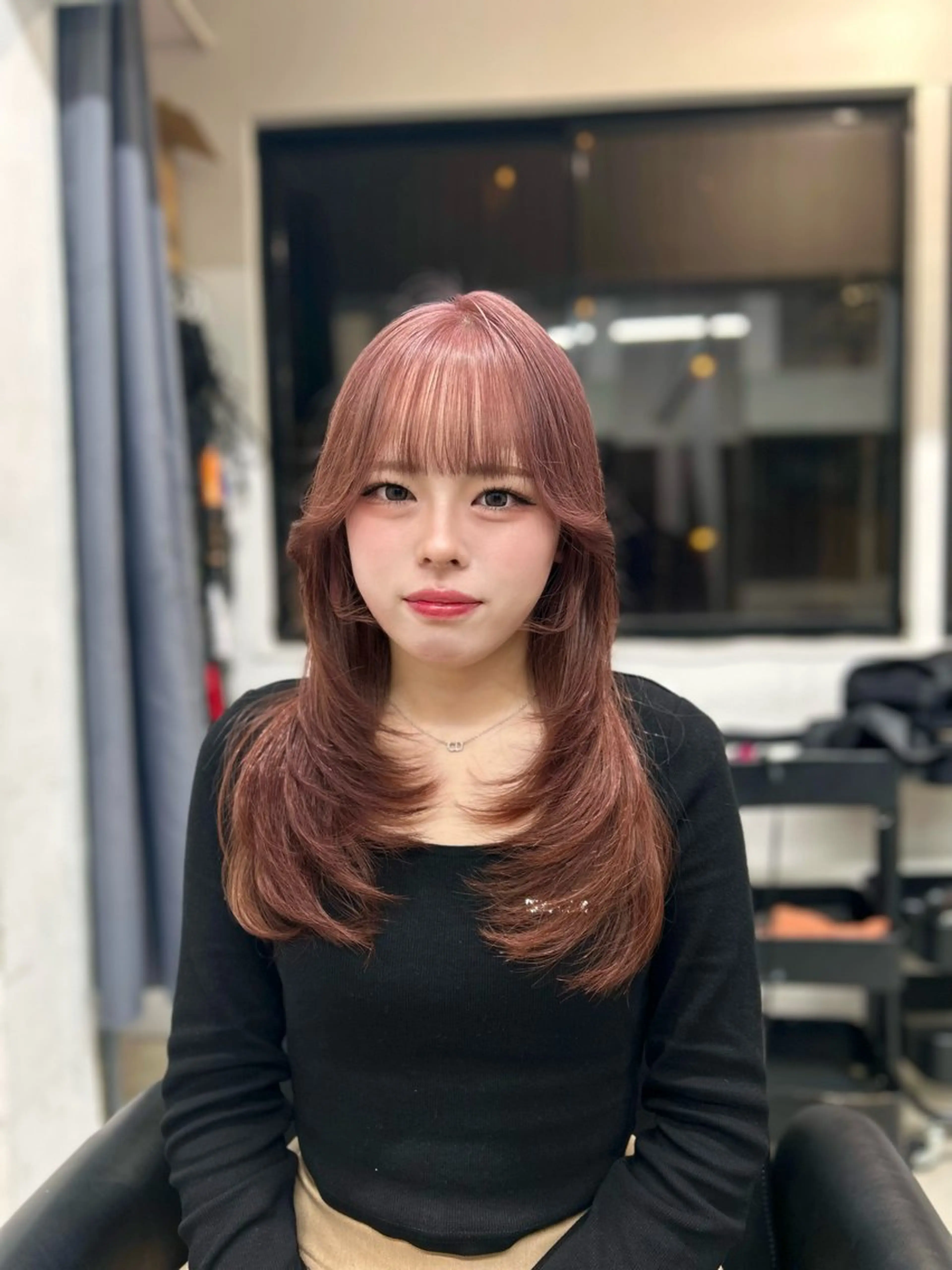 セミロング カラー ブリーチ 透明感カラー ハイトーンカラー ブリーチなしカラー ボブ 梅田l大人韓国ヘア レイヤー×艶カラーのヘアスタイル