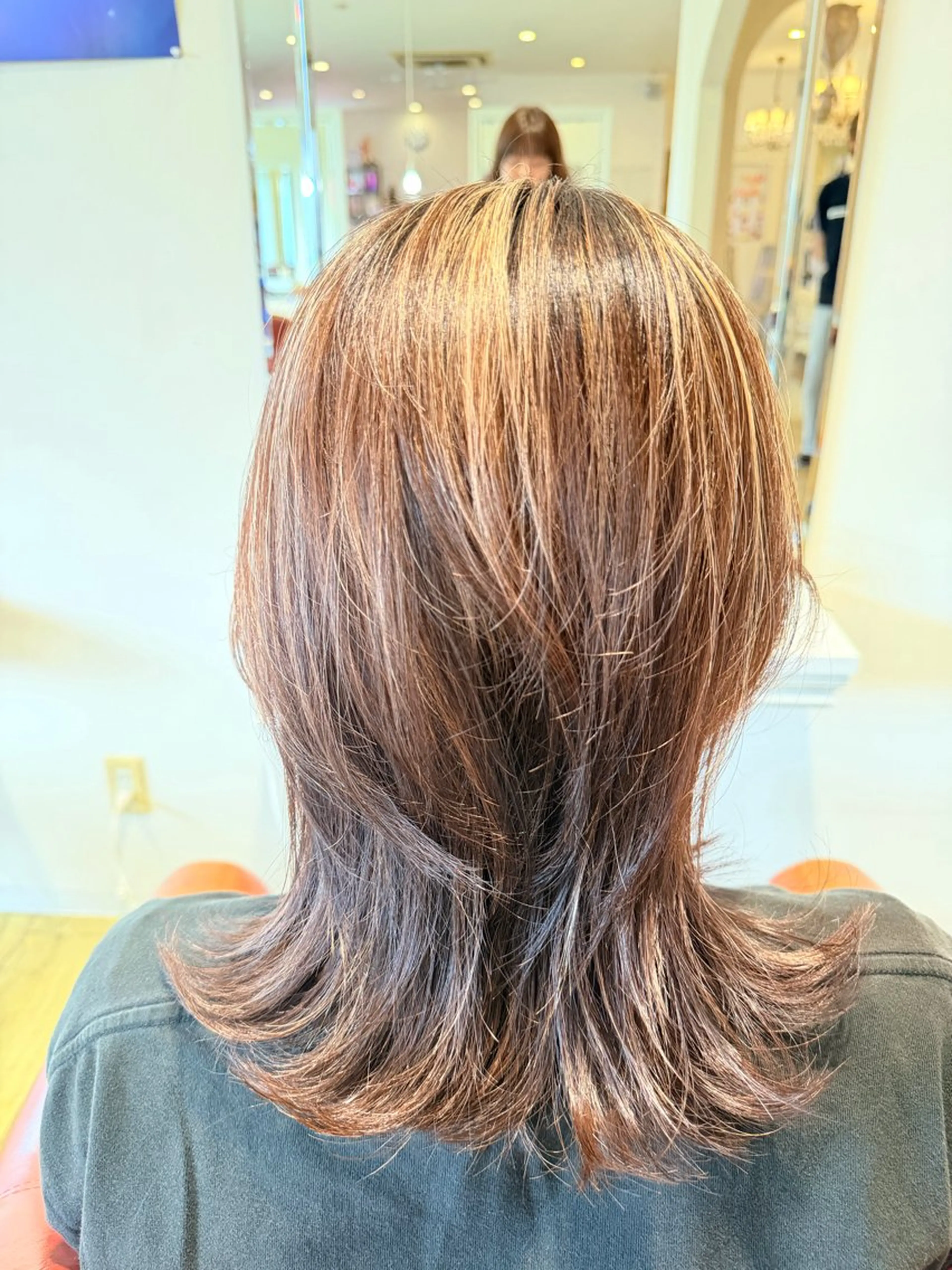 ミディアム M. ゆりさのヘアスタイル