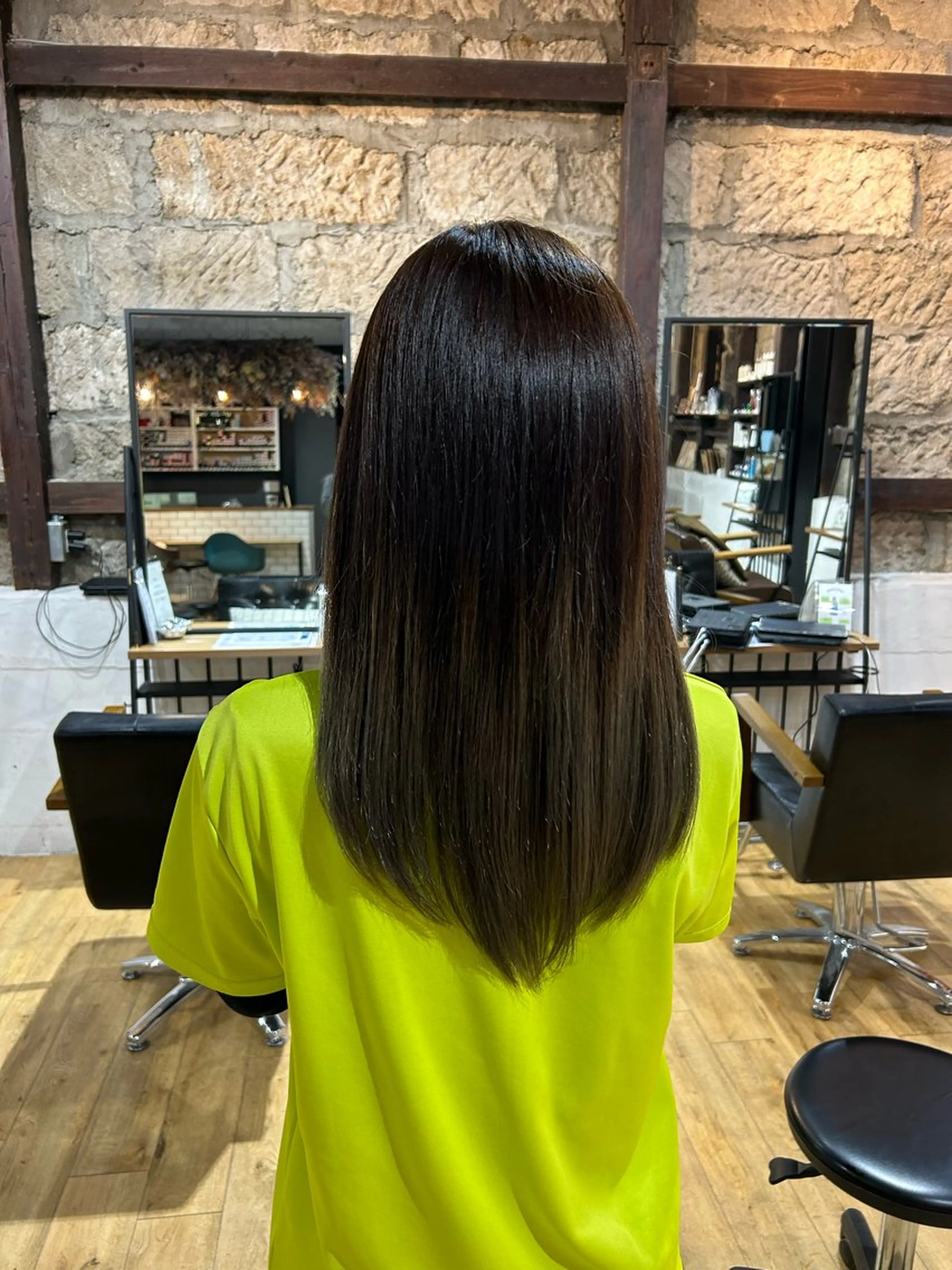 セミロング 顔周りカット レイヤーカット 曽山 乙羽のヘアスタイル