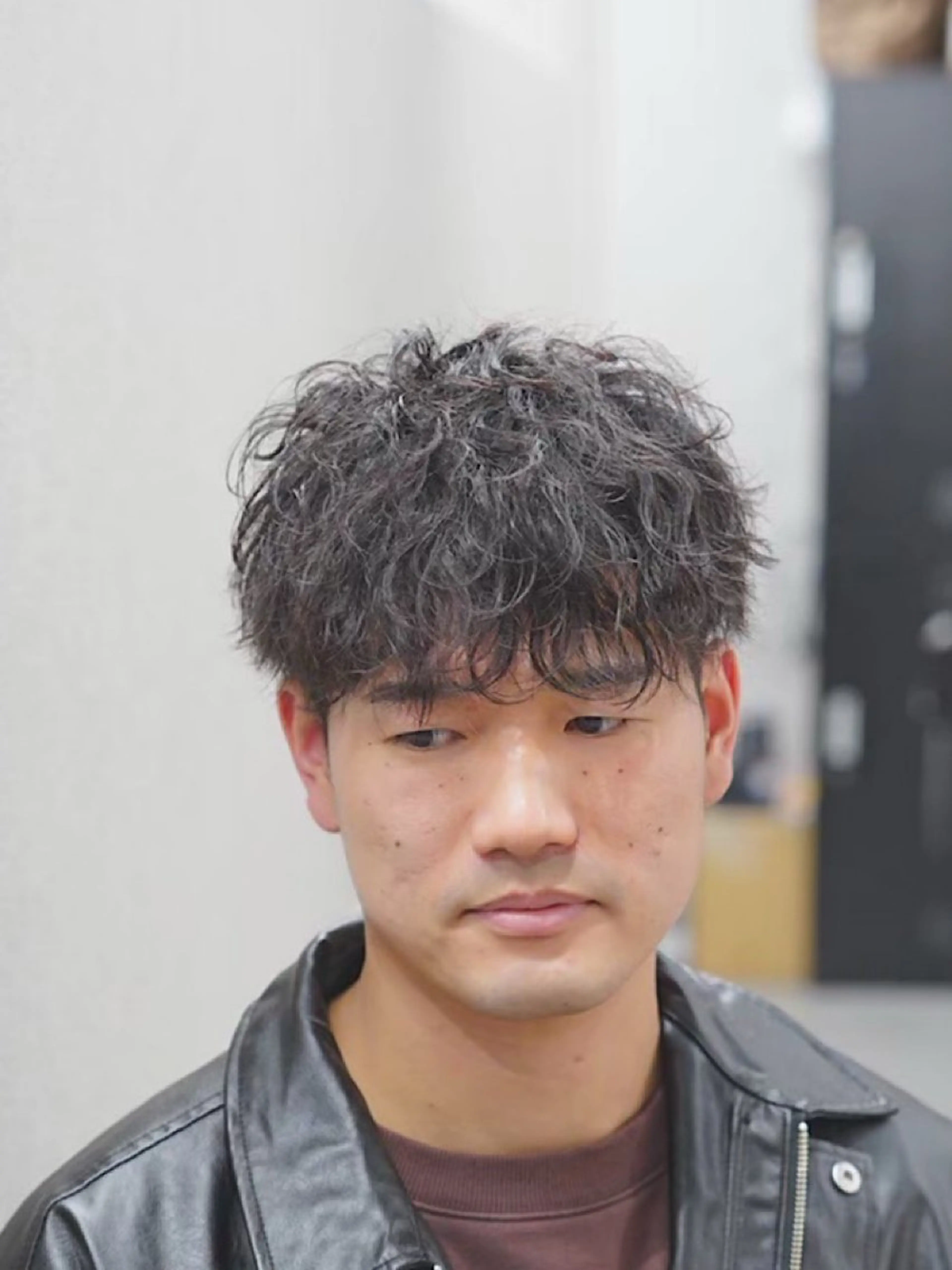 ショート パーマ メンズ フェードカット メンズハイライト メンズメッシュ メンズパーマ スペインカール SLASHメンズ専門 山口孔聖のヘアスタイル
