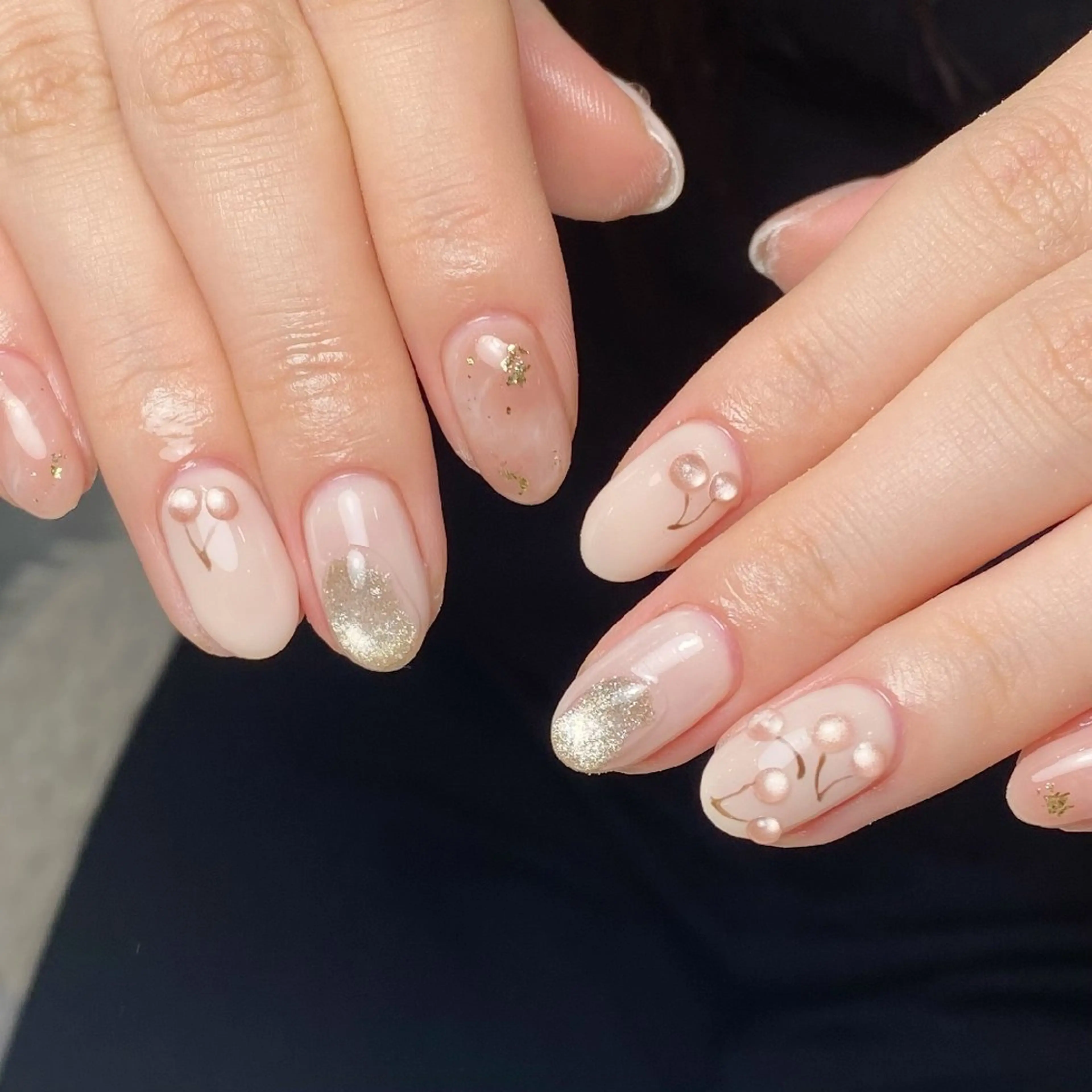 ネイル チークネイル フレンチネイル ジェルネイル ガーリー キラキラネイル ハンドネイル UM Nail Salonのネイルデザイン