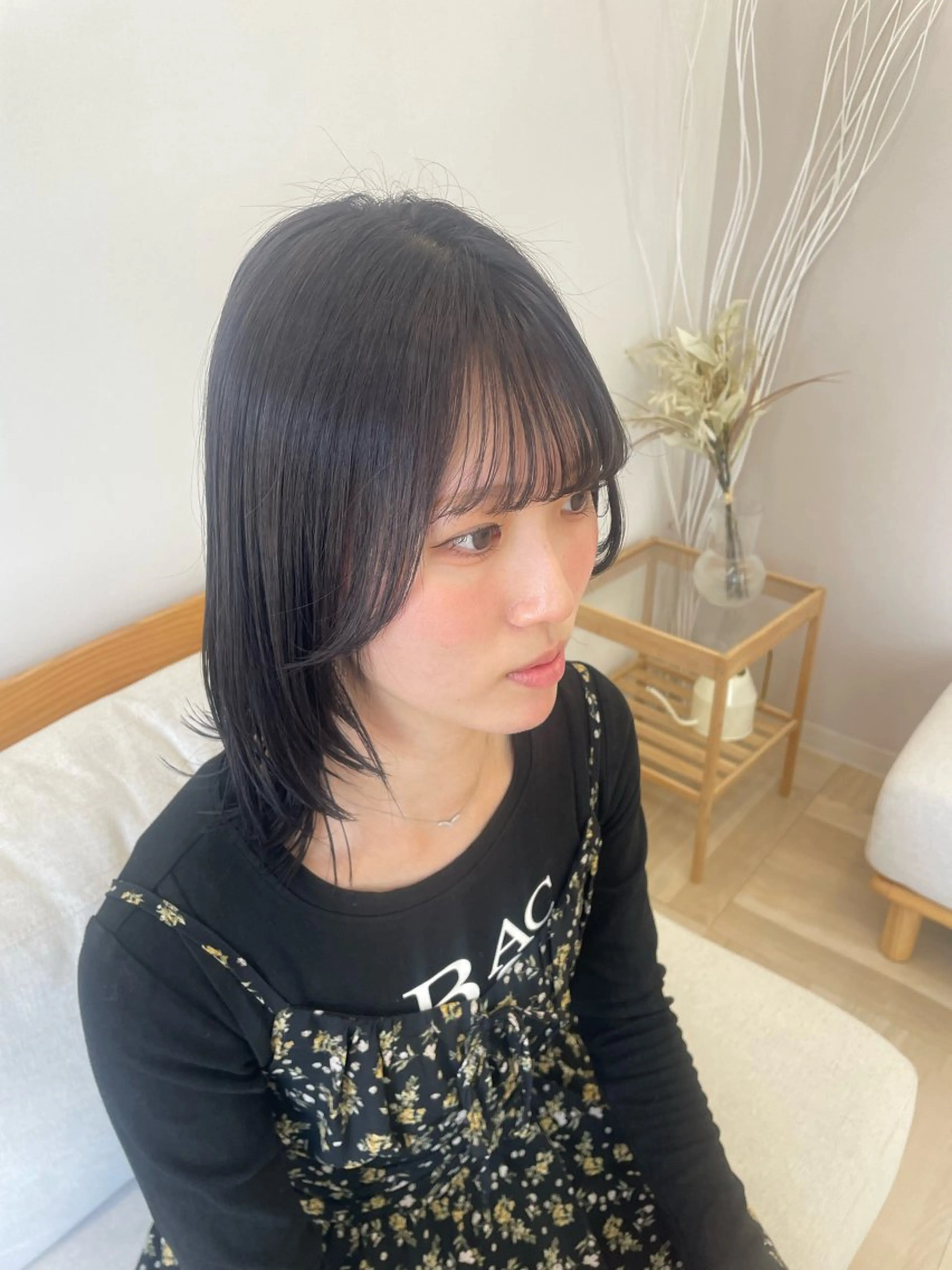 ミディアム 川下 葉音のヘアスタイル