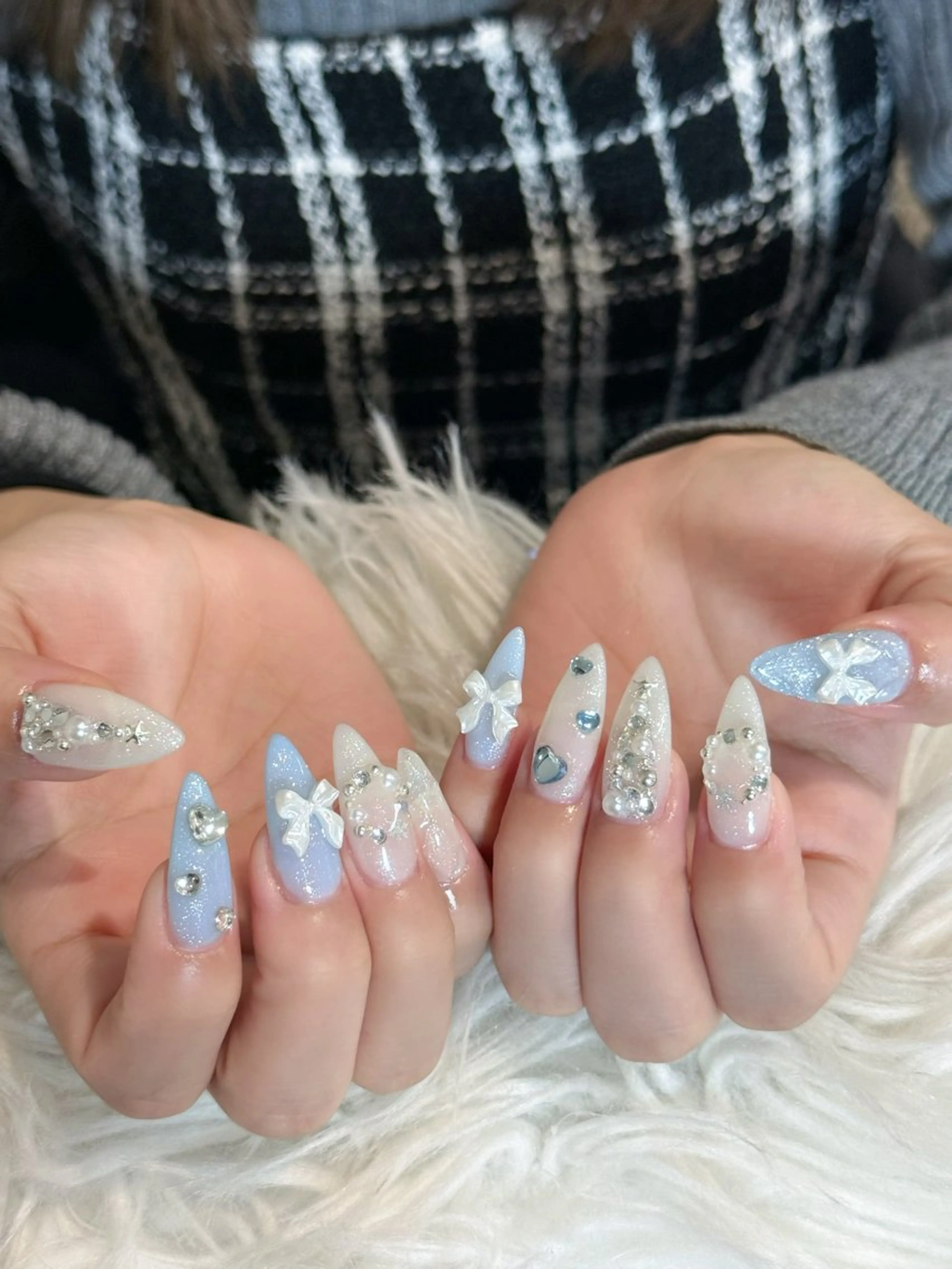 ネイル オーロラネイル ボルドー ブラウン 氷ネイル・うるうるネイル キラキラネイル ハンドネイル Julli NailStudioのネイルデザイン