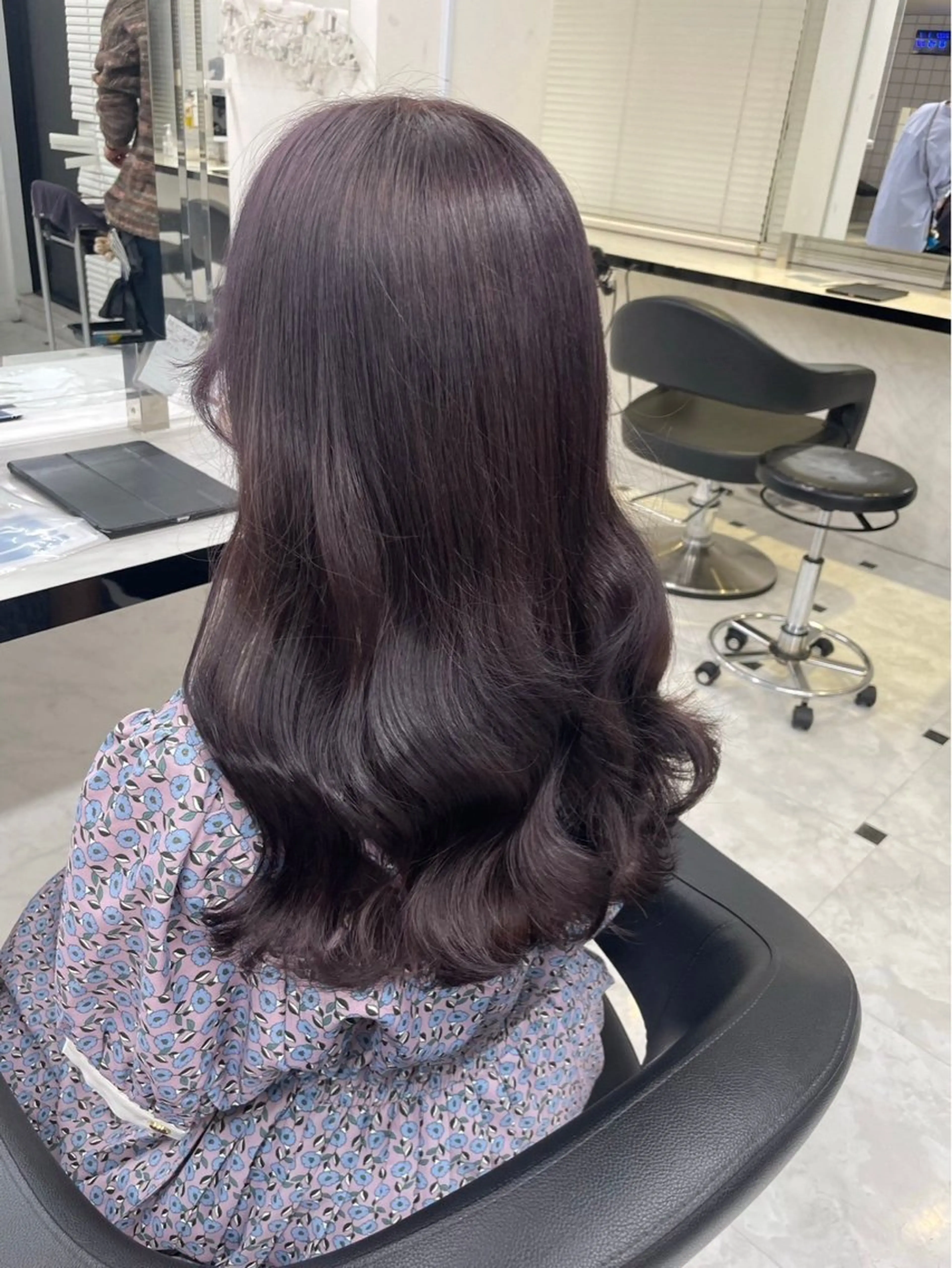ロング カラー ディープラベンダー ラベンダーカラー 髪質改善 トリートメント 💓ブリーチ特化 透明感💓あい💓のヘアスタイル