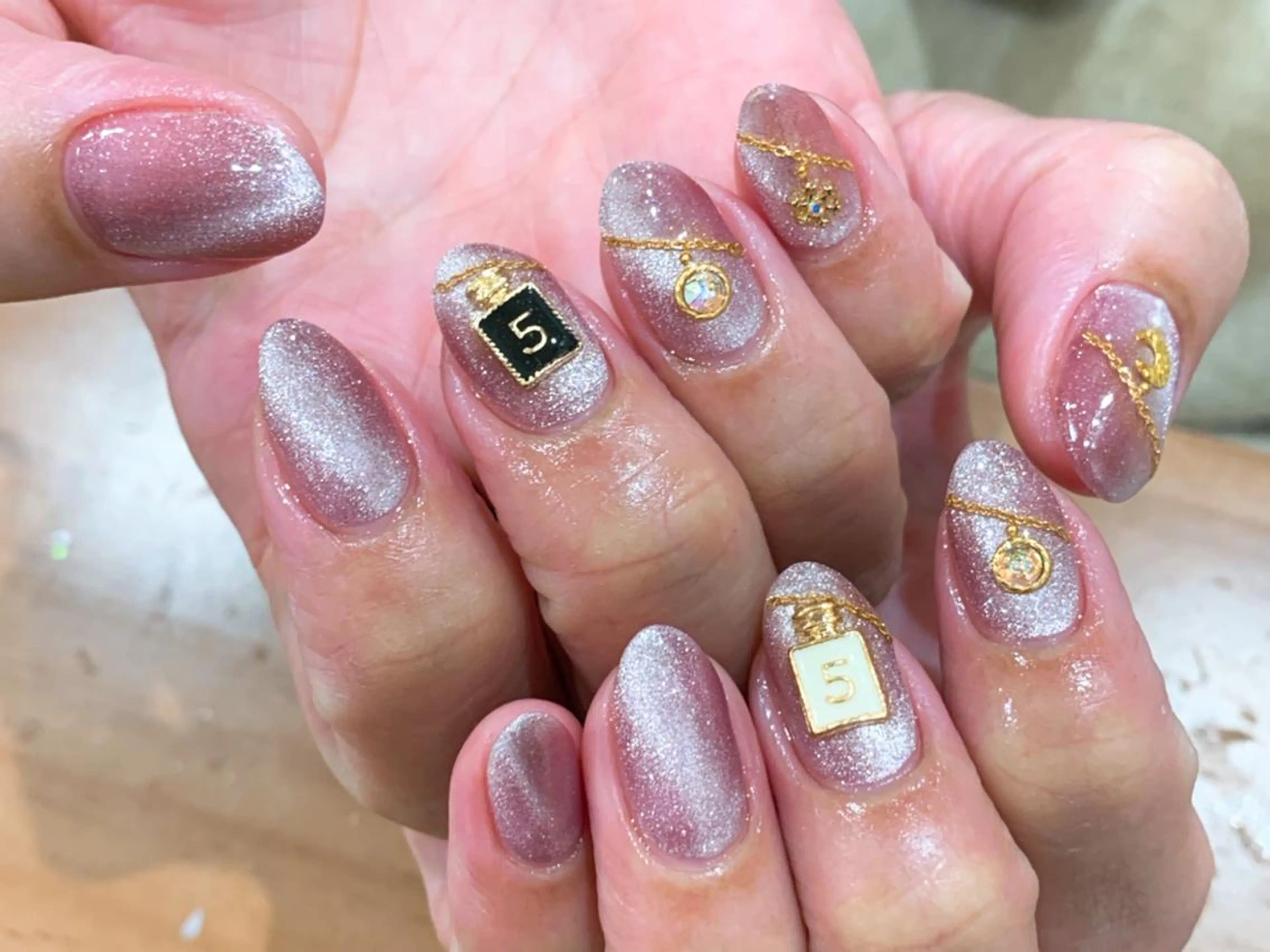 ネイル ハンドネイル 中川 愛理のネイルデザイン