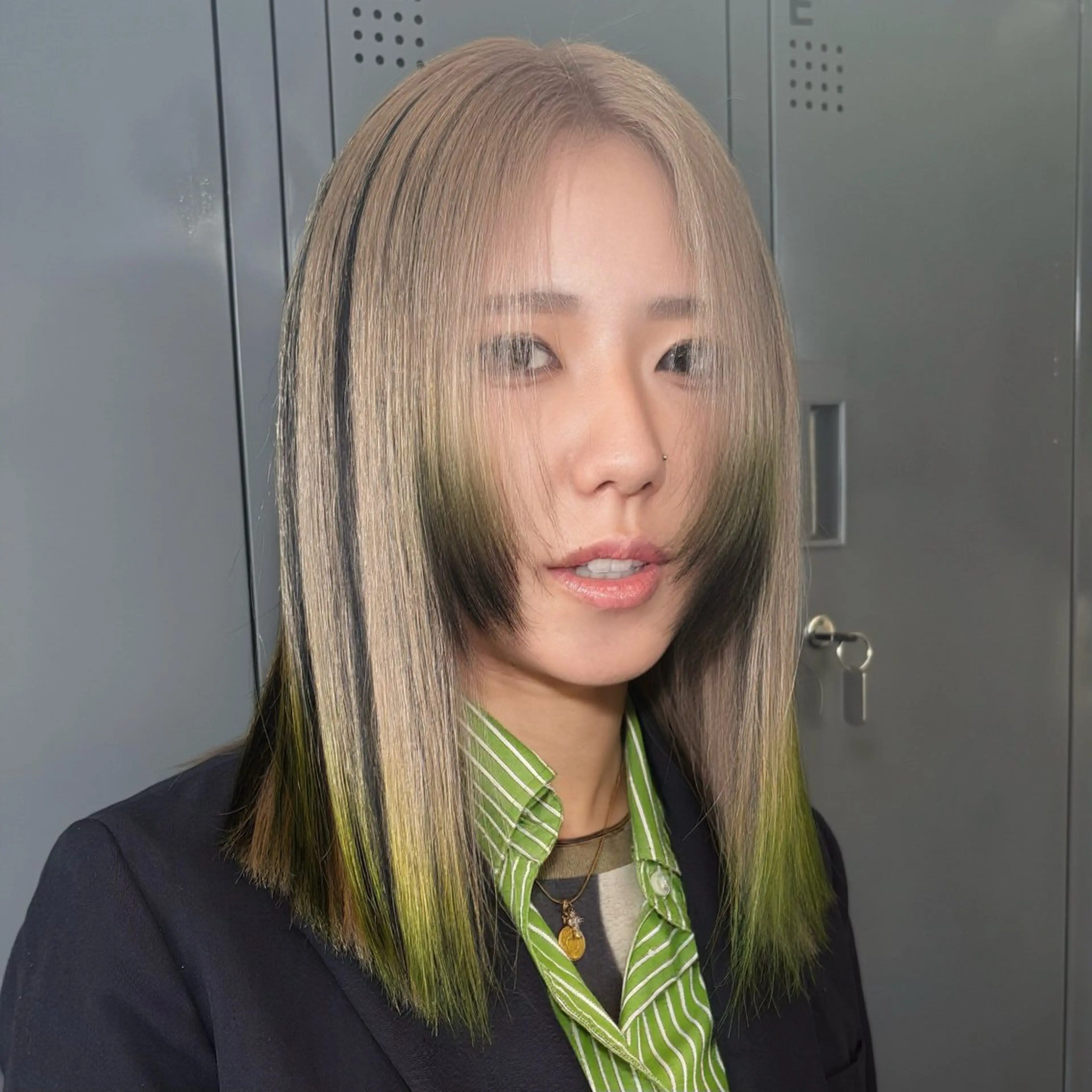 ミディアム カラー 最強デザインカラー/ ブリーチ/アヤミ🌟のヘアスタイル