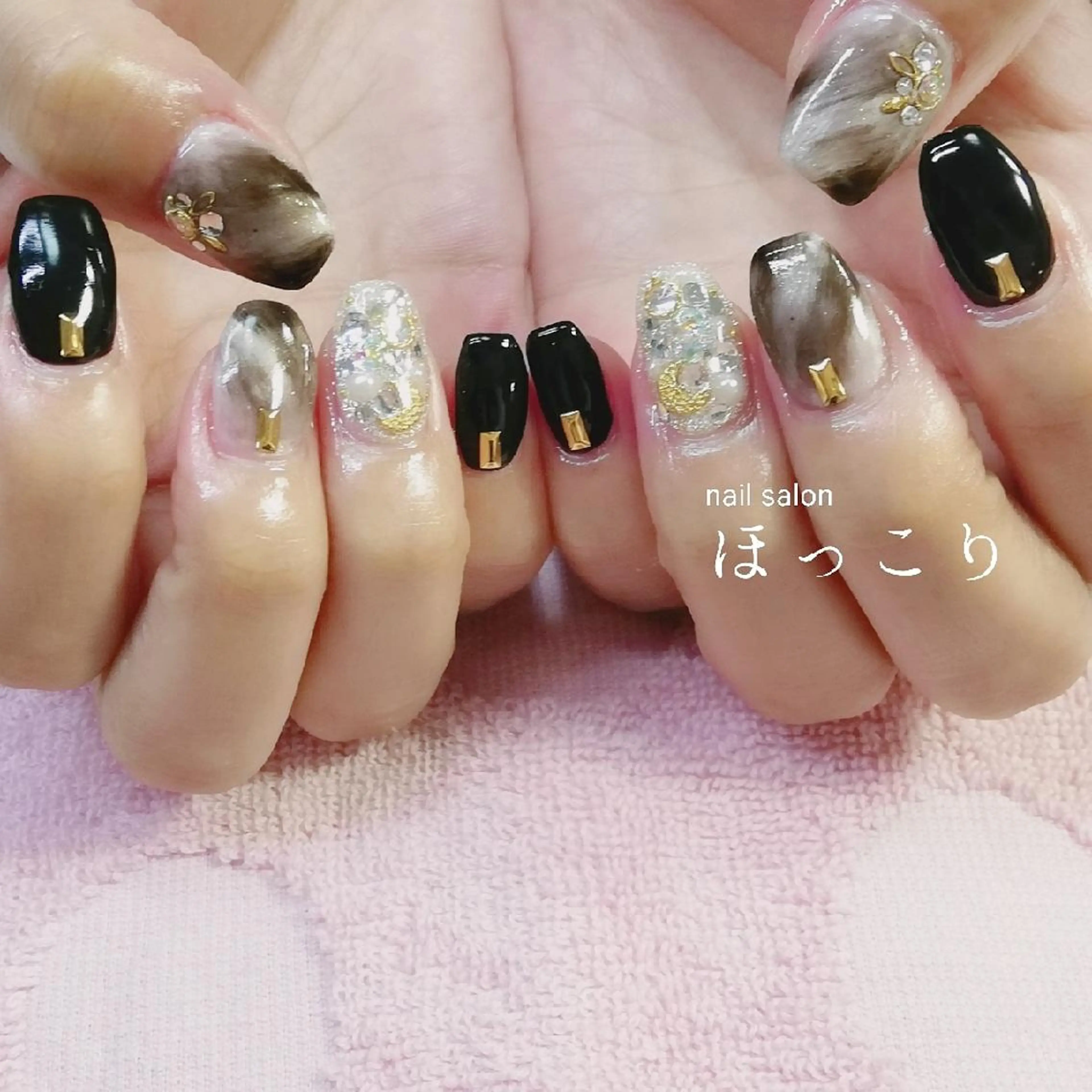 ネイル ストーンネイル ネイルサロンほっこり kanaのネイルデザイン