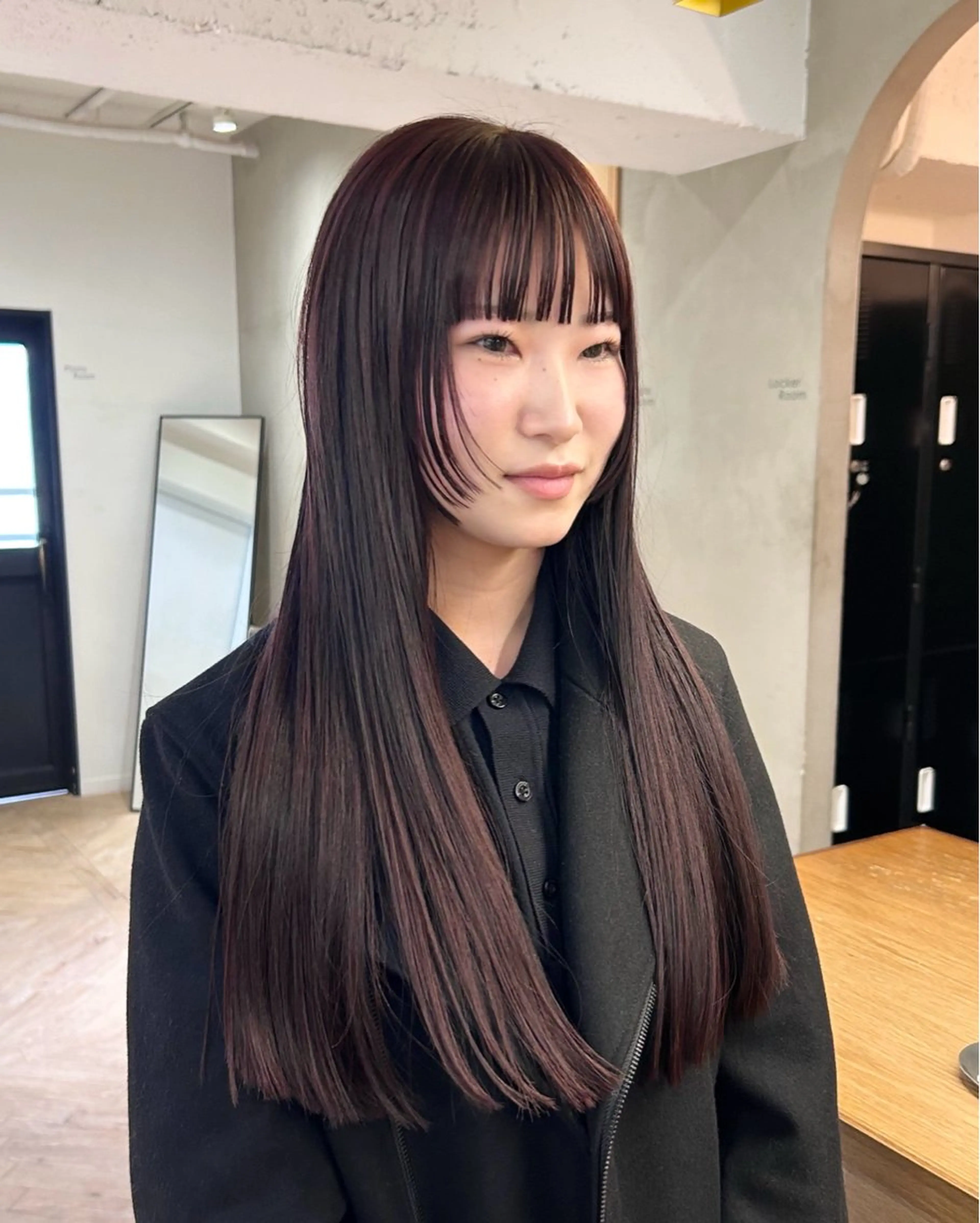 ロング カラー レッドカラー 姫カット レイヤーカット/栄/ 顔周り/キトウモエノのヘアスタイル