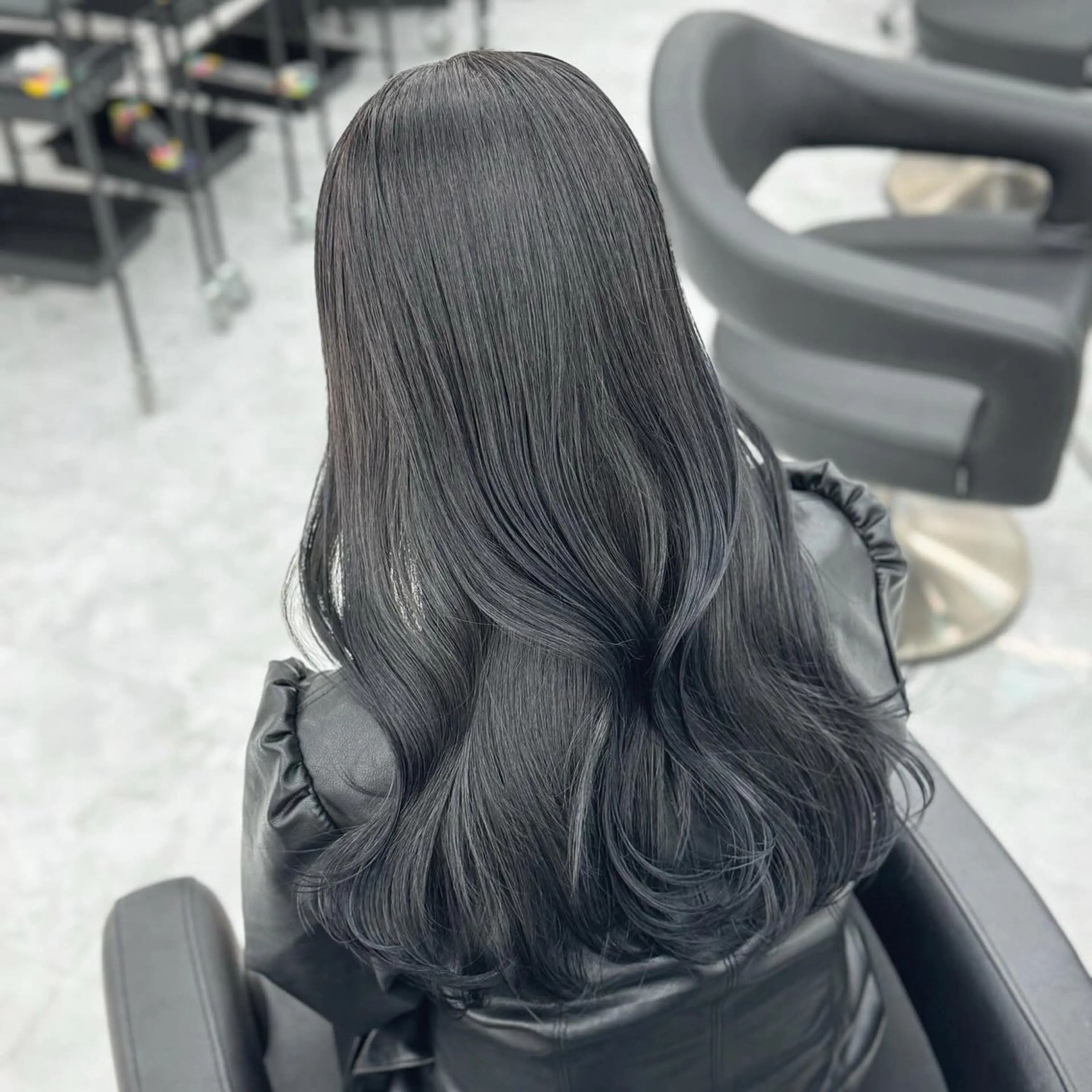 ロング カラー 黒髪 髪質改善 韓国風ヘア 縮毛矯正 トリートメント ヘアカラー トリートメント ヘアセット 髪質改善Ⅰ透明感 艶カラーⅠたつやのヘアスタイル