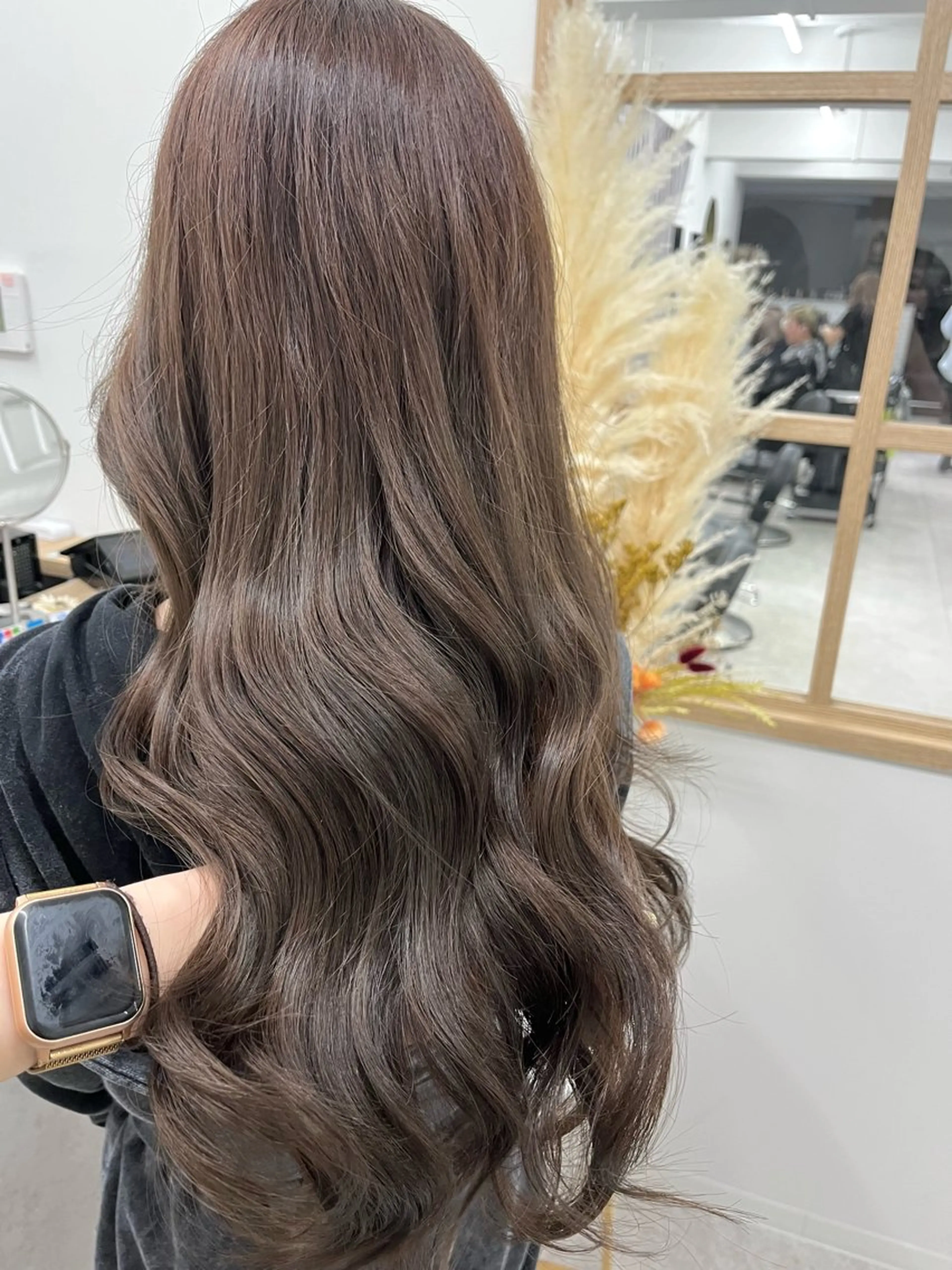 ロング カラー 柔らかオリーブ🌿 HIMARI🌻のヘアスタイル