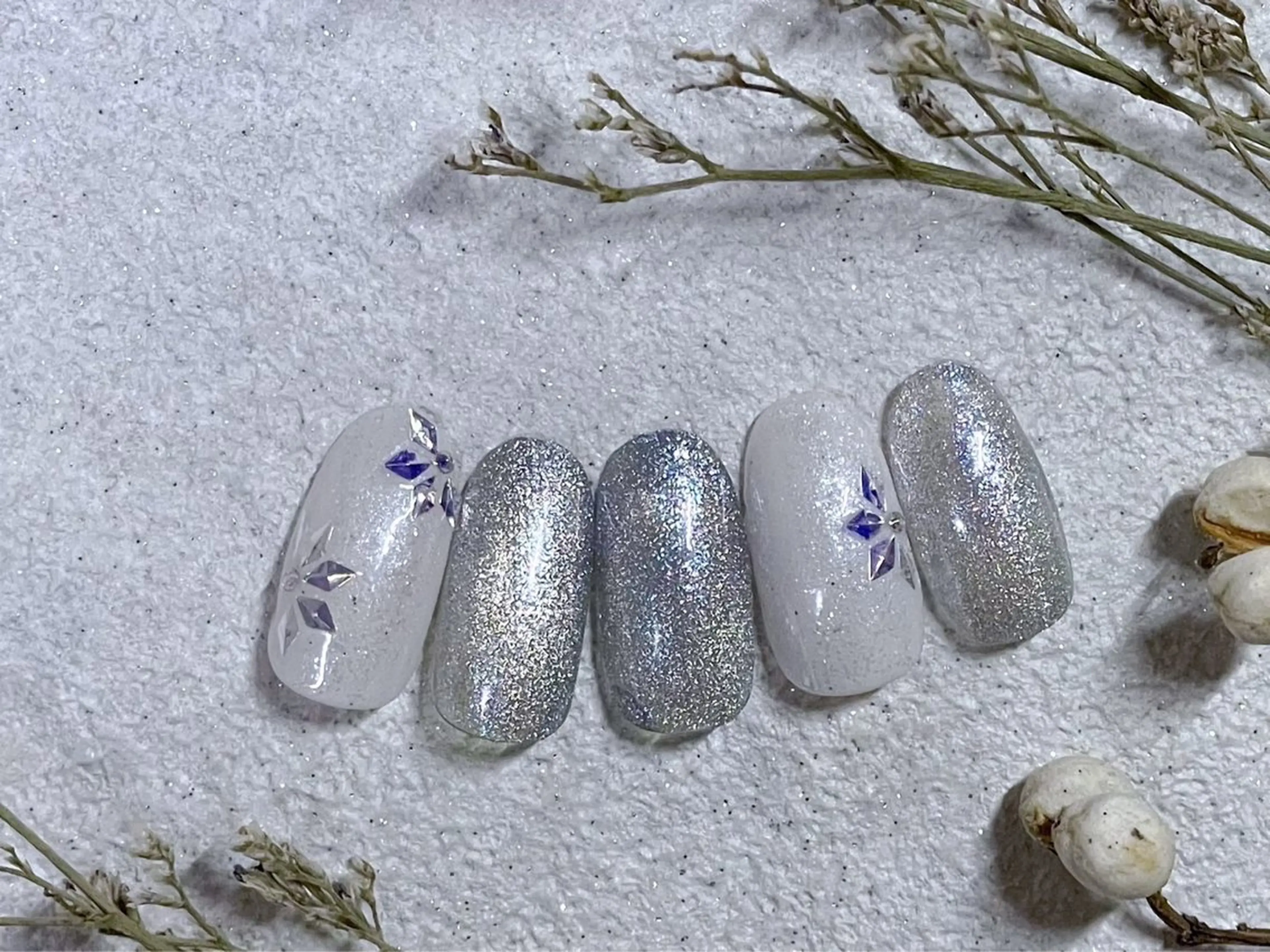 ネイル オーロラネイル フラワーネイル フットネイル フレンチネイル ジェルネイル mogunail &blowのネイルデザイン