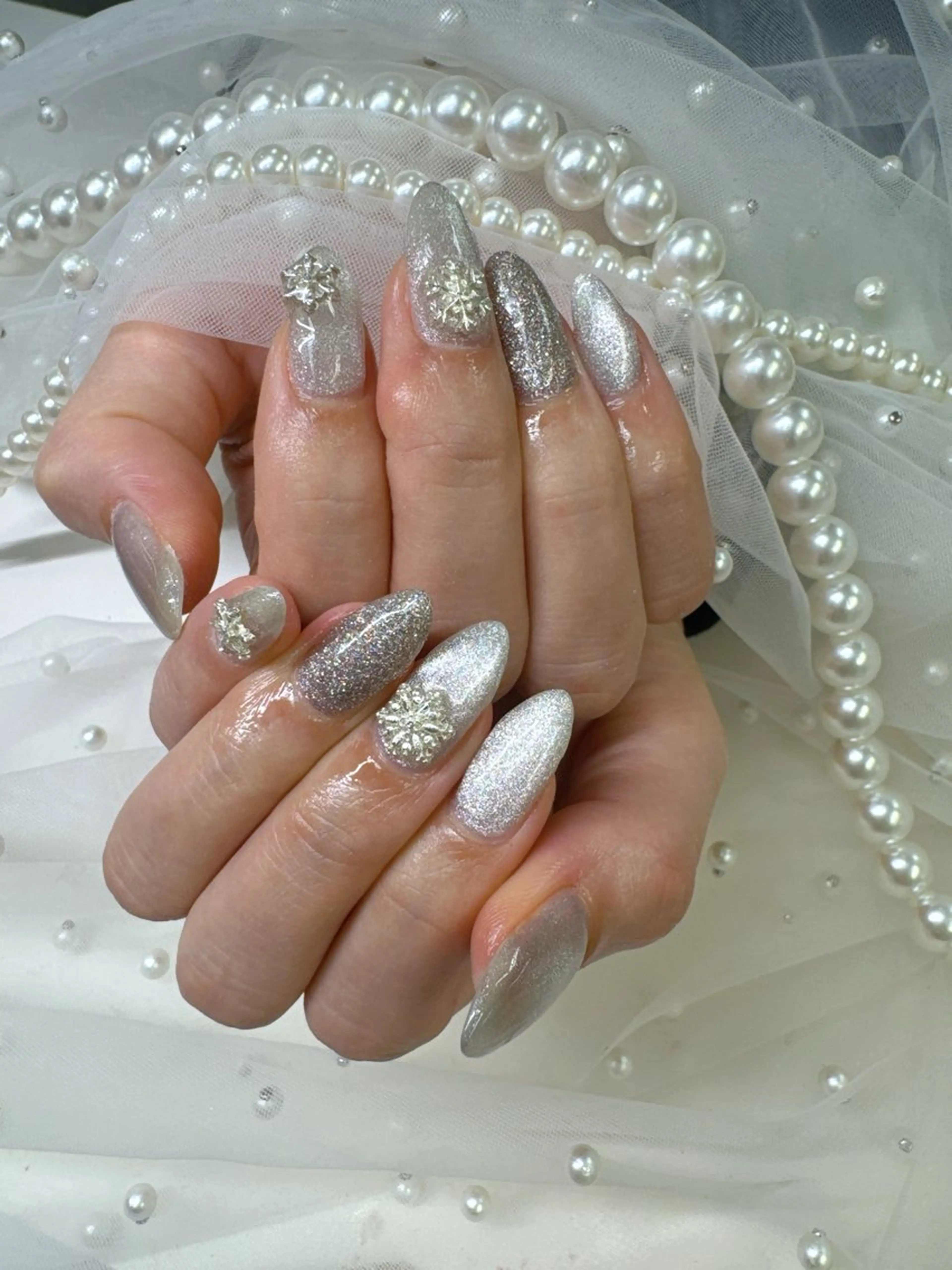 ネイル フレンチネイル ジェルネイル ガラスフレンチ キラキラネイル ロングネイル ハンドネイル Queeens nailのネイルデザイン