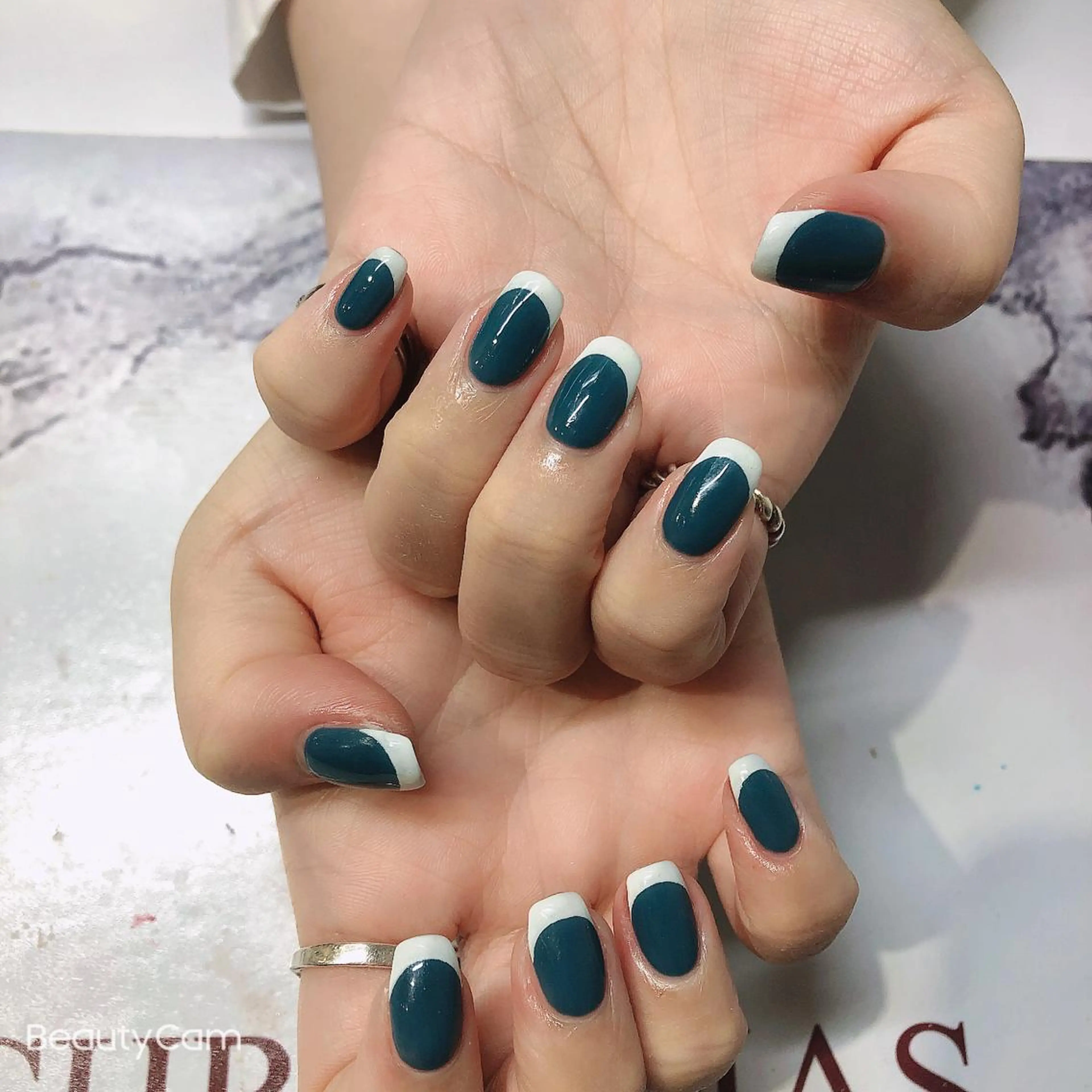 ネイル ガレンドウ 白澤 愛子のネイルデザイン