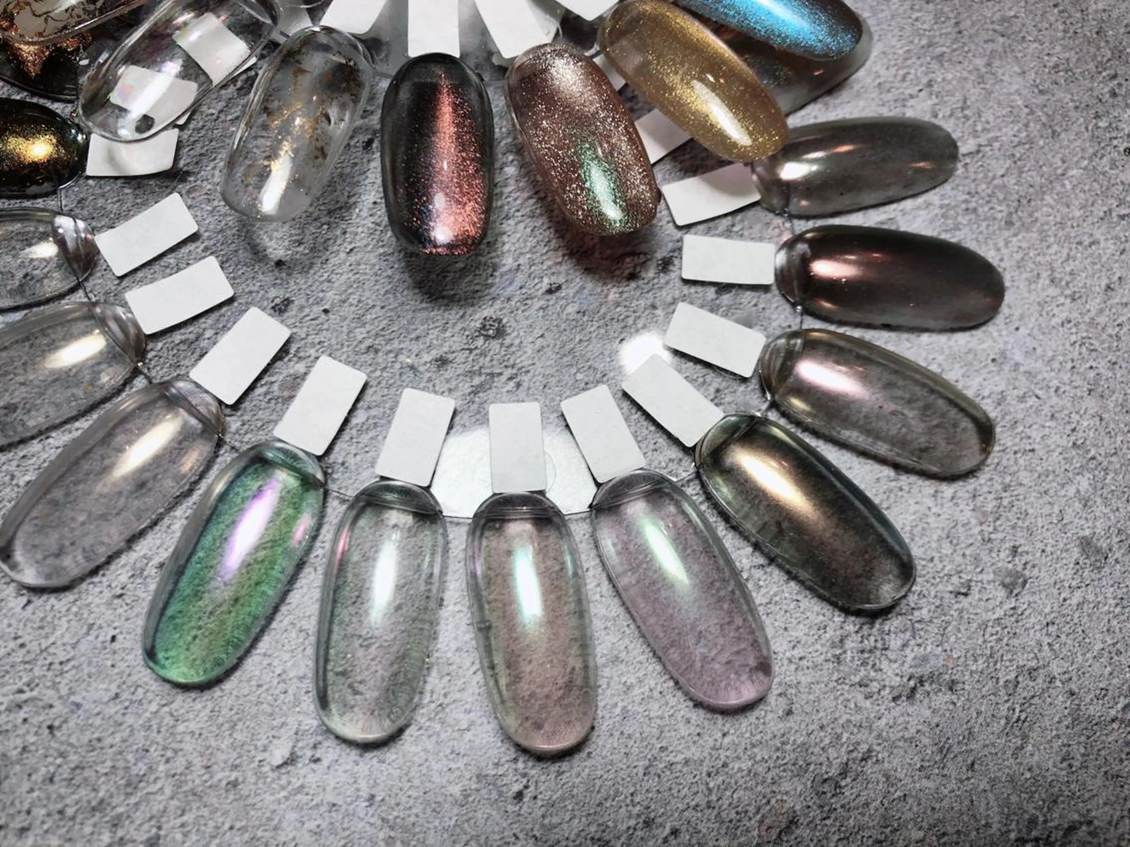 ショート カラー ネイル マツエク・マツパ illum hicariのネイルデザイン