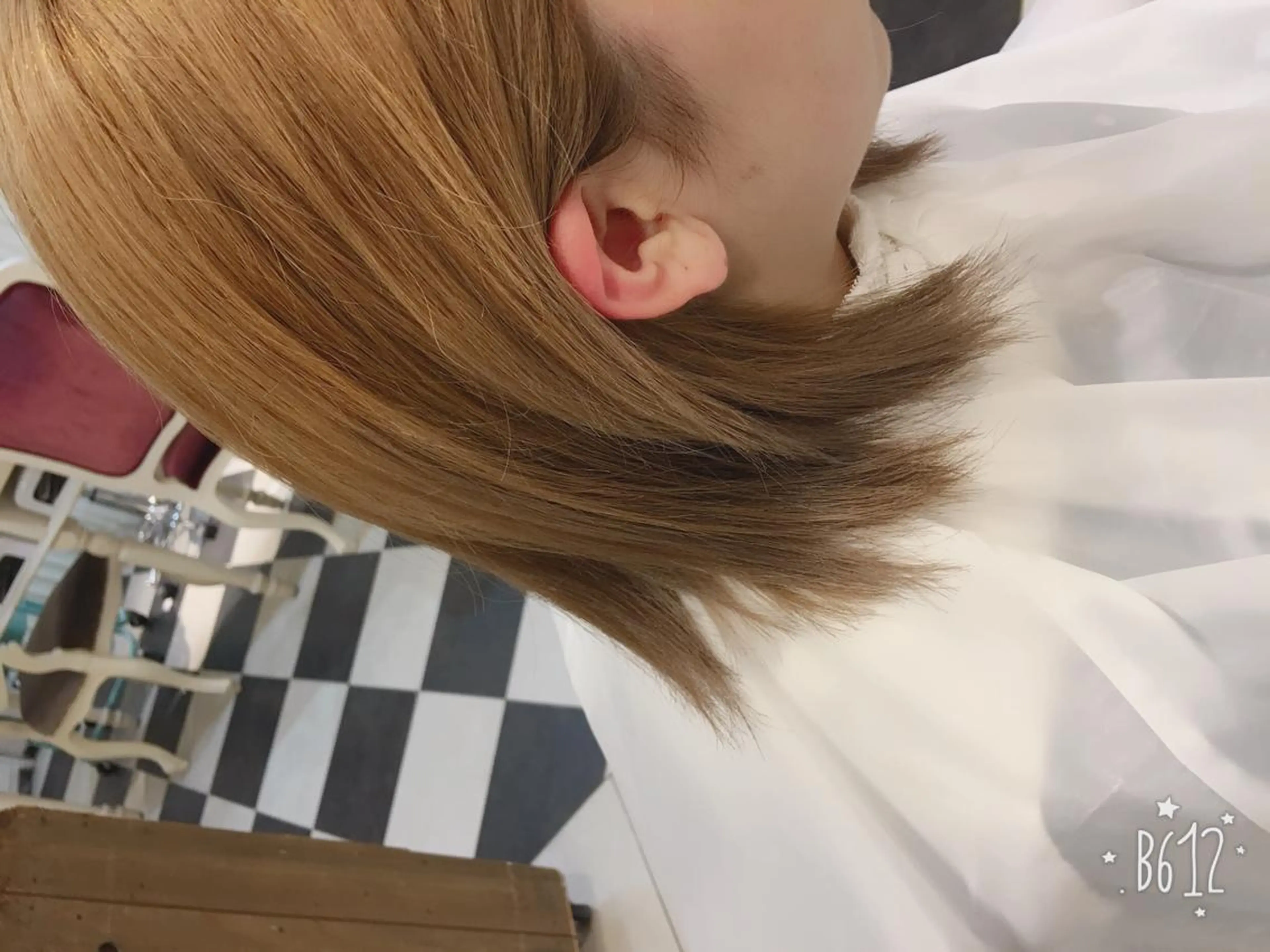 ミディアム カラー インナーカラー ブリーチカラー🌈 嘉名 真樹のヘアスタイル