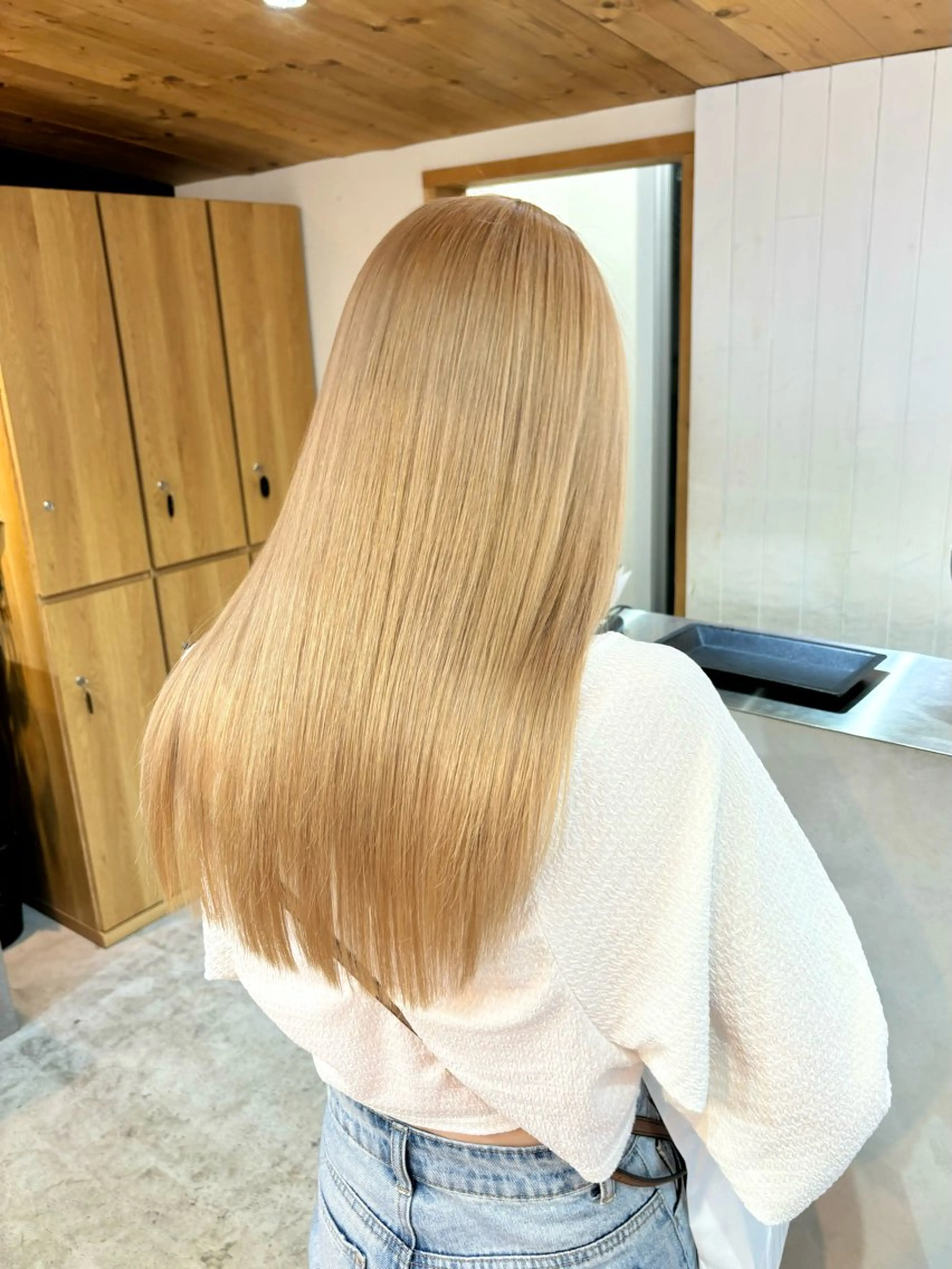 ロング カラー 坂齋大地／レイヤー/ ミルクティーのヘアスタイル