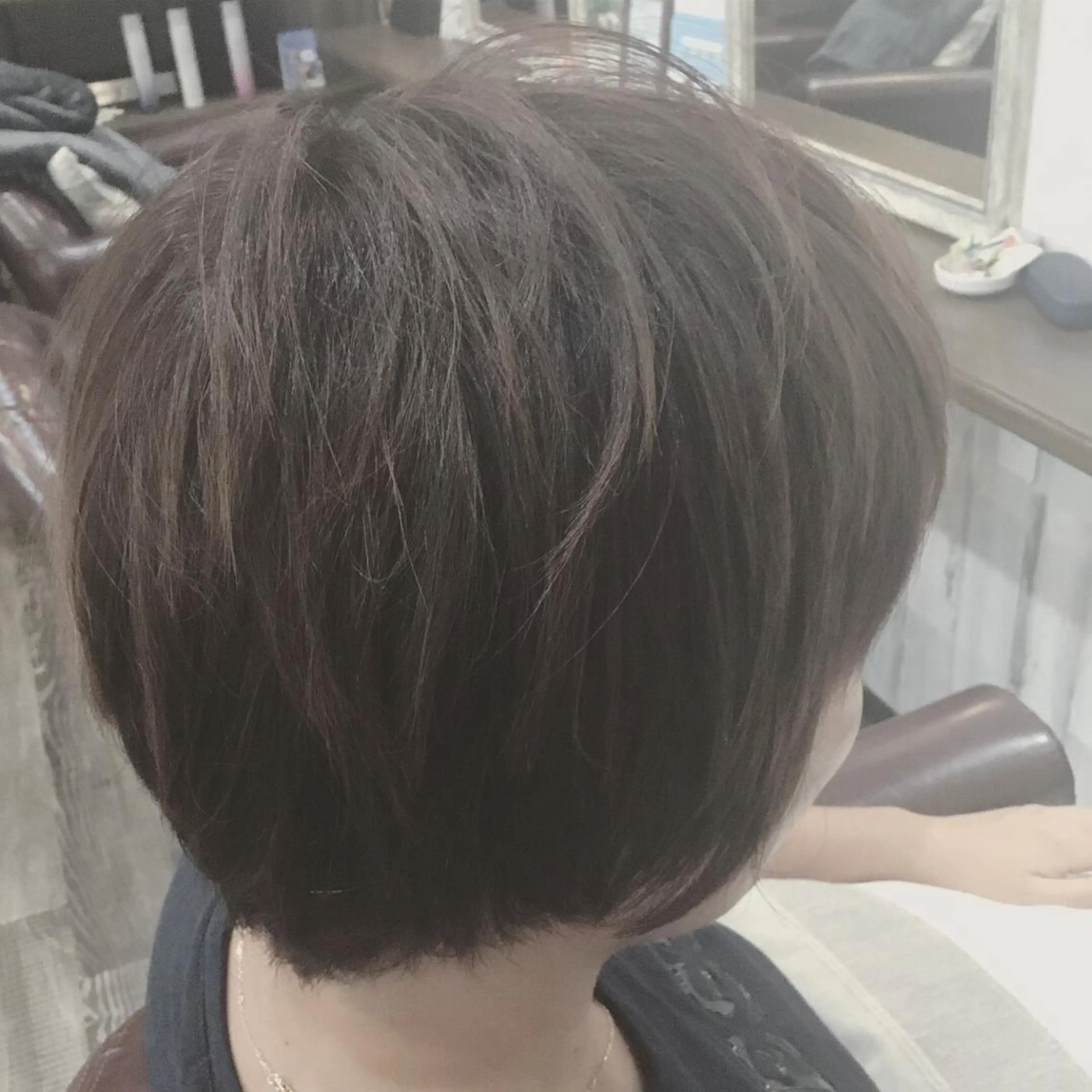 ショート カラー 金崎 新吾のヘアスタイル