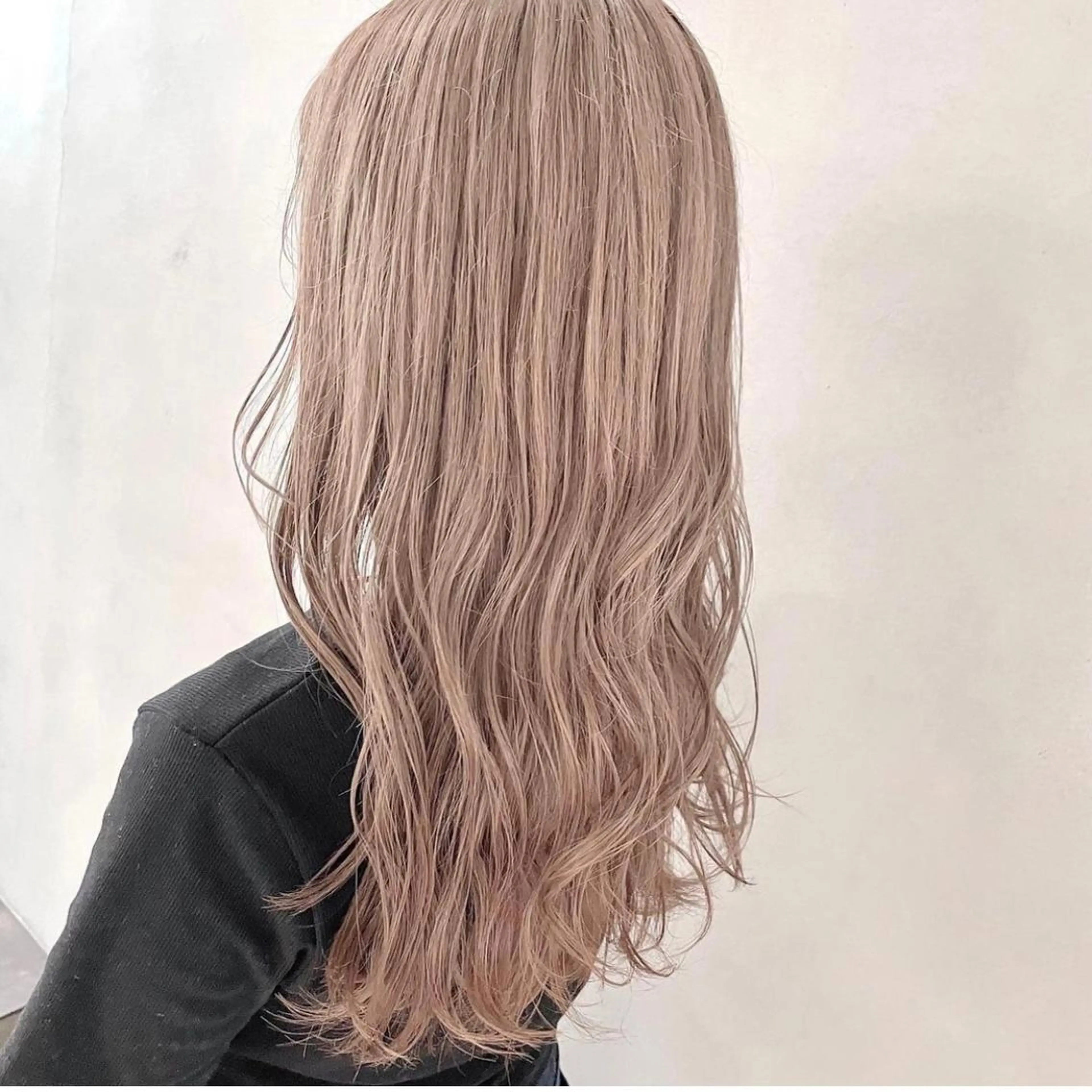 ロング カラー ベージュカラー ミルクティーベージュ ヘアカラー トリートメント ✨ハイトーン✨ 濱田知孝のヘアスタイル