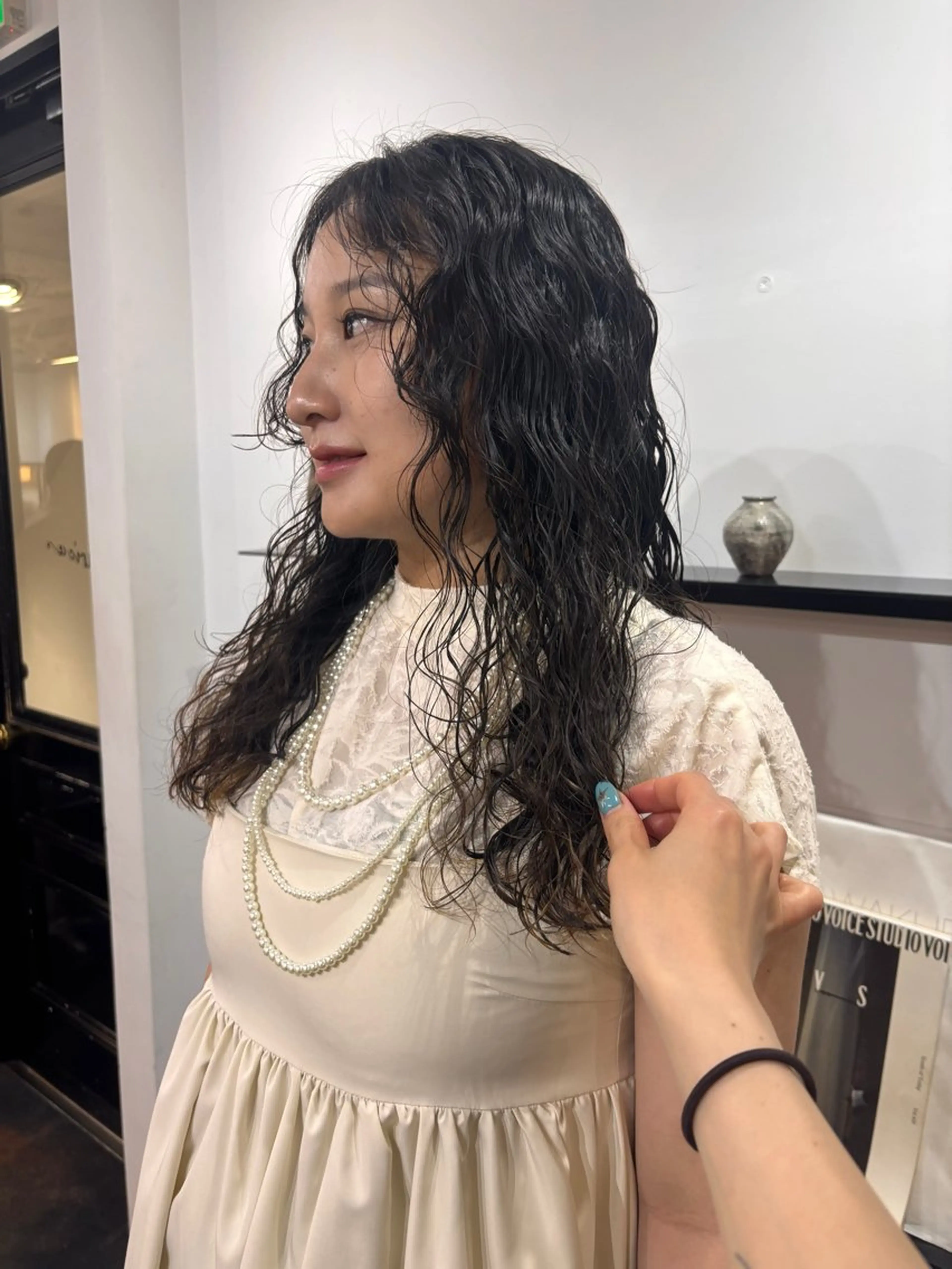 ロング パーマ Hana/ハイトーン /レイヤーカットのヘアスタイル