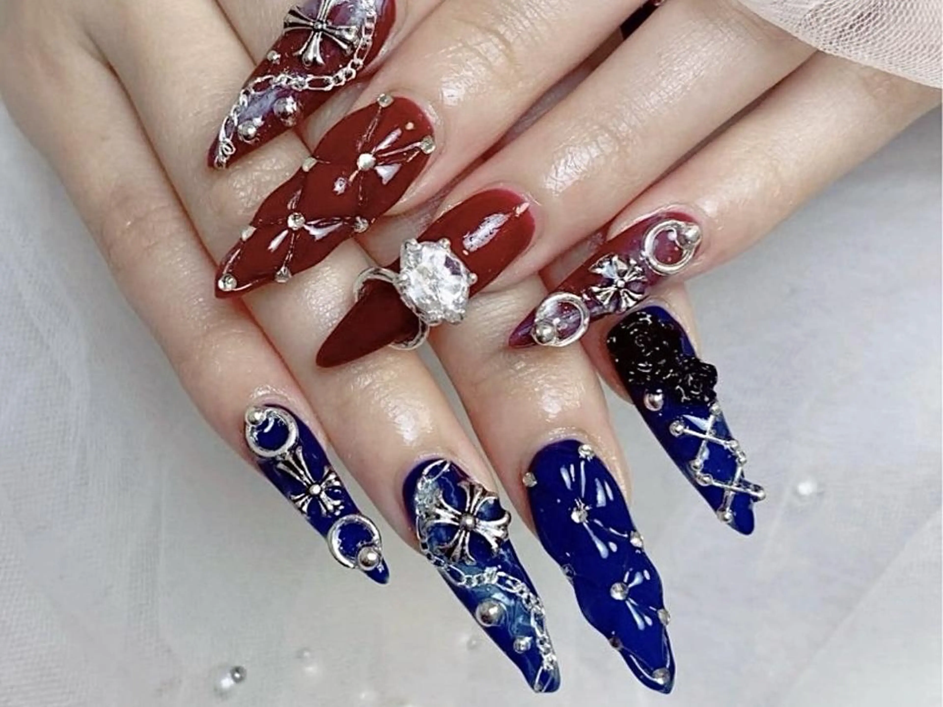 ネイル 持ち込み Rainrain💧 パーツ豊富、やり放題のネイルデザイン