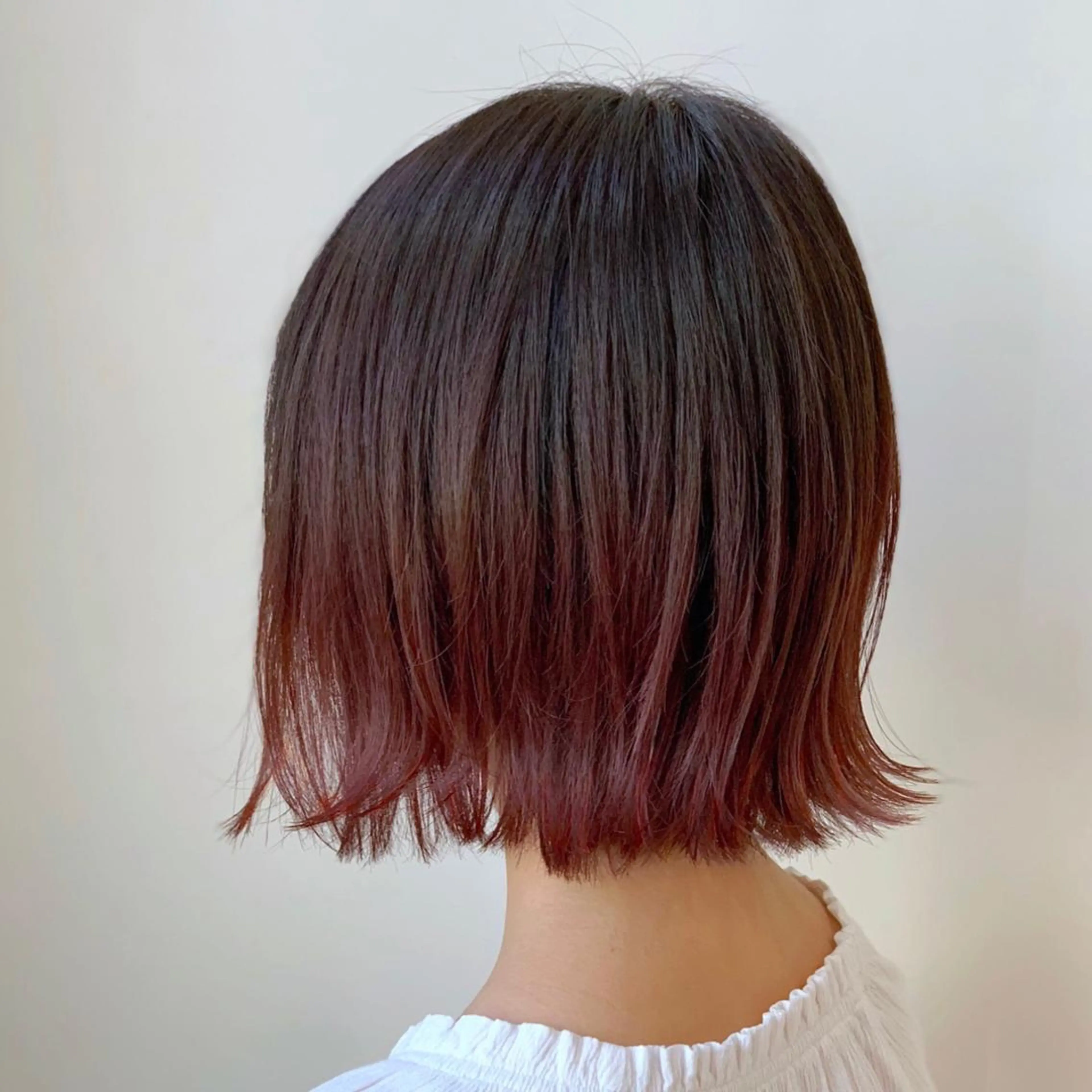 ミディアム カラー バレイヤージュ ボルドーカラー グラデーションカラー レイヤーカット ヘアカラー トリートメント 農添 杏のヘアスタイル