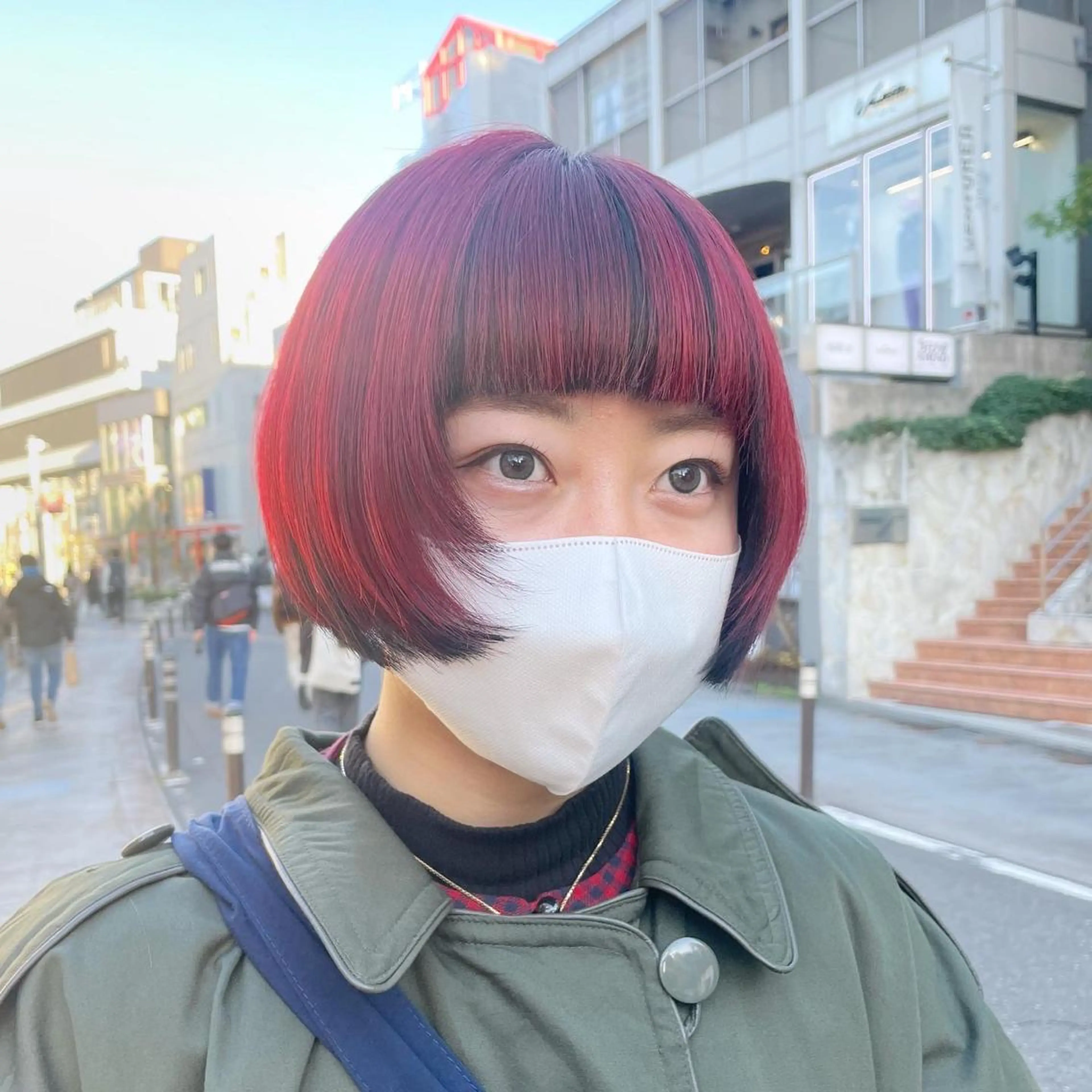 ショート カラー ヘアアレンジ デザインカラー イヤリングカラー インナーカラー レッドカラー カット ヘアカラー トリートメント ヘッドスパ ヘアセット 柔らかカラー/ レイヤーYUTO🧋のヘアスタイル