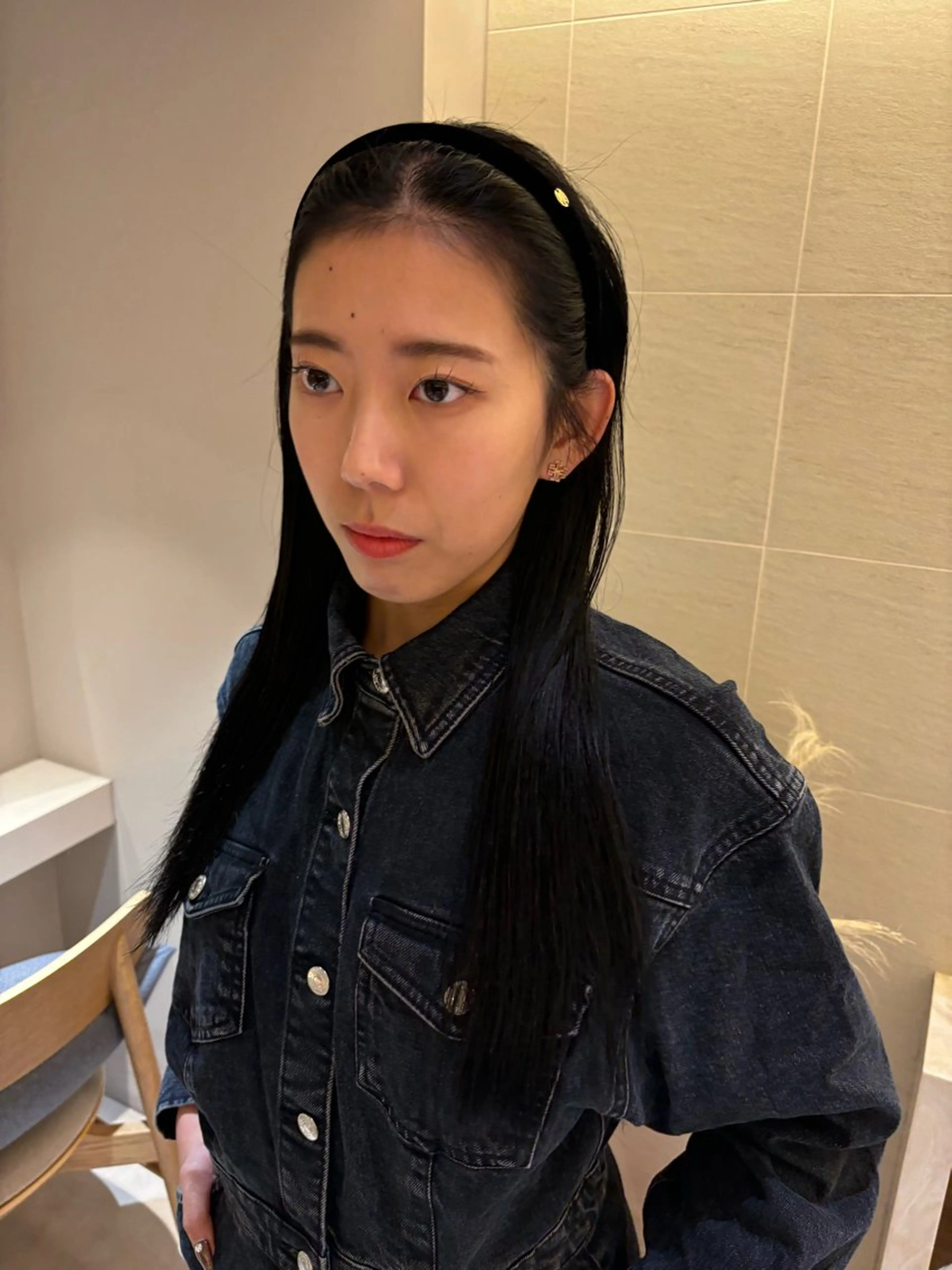 ロング 酸性ストレート Rako .のヘアスタイル