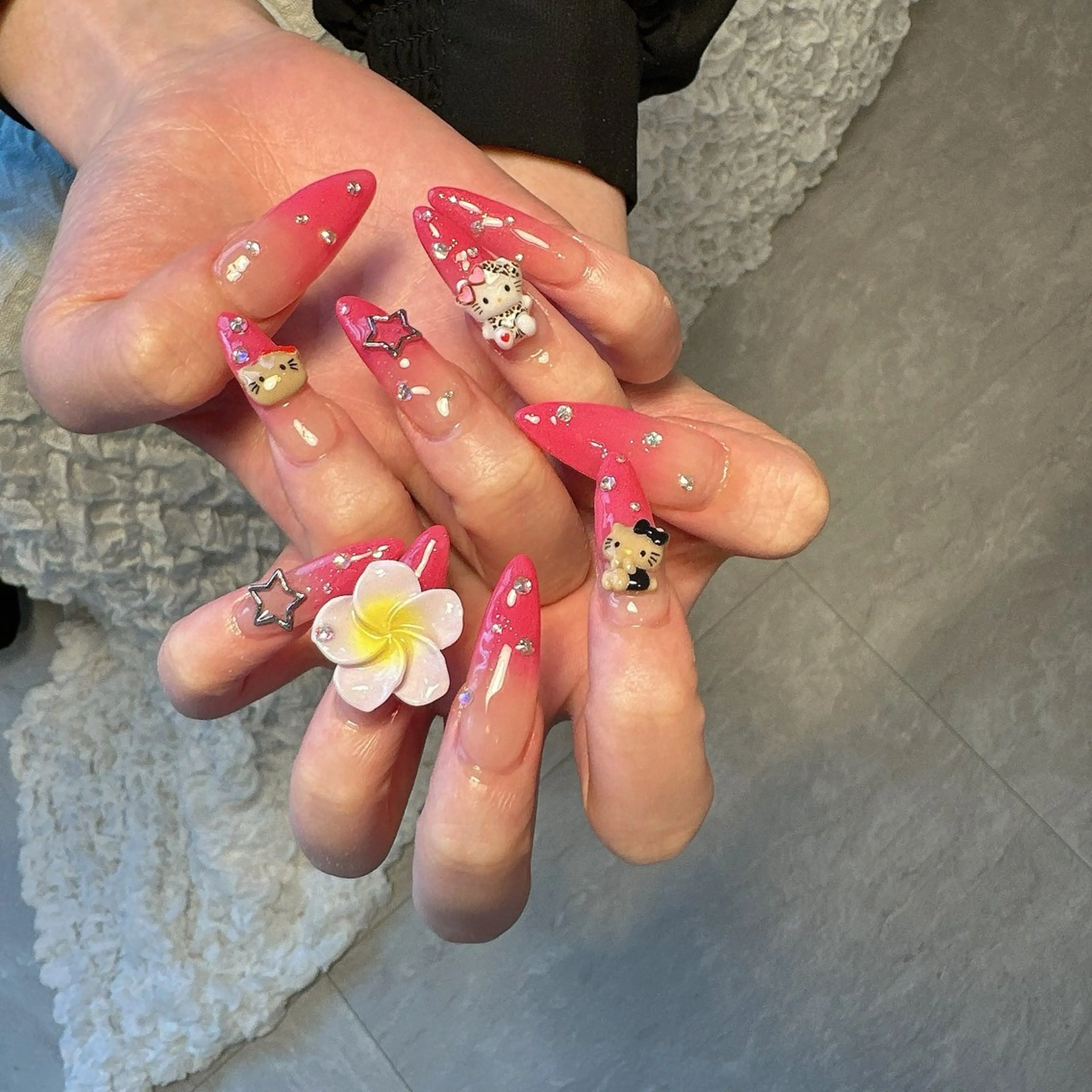 ネイル ハンドネイル 鈴木 るなのネイルデザイン