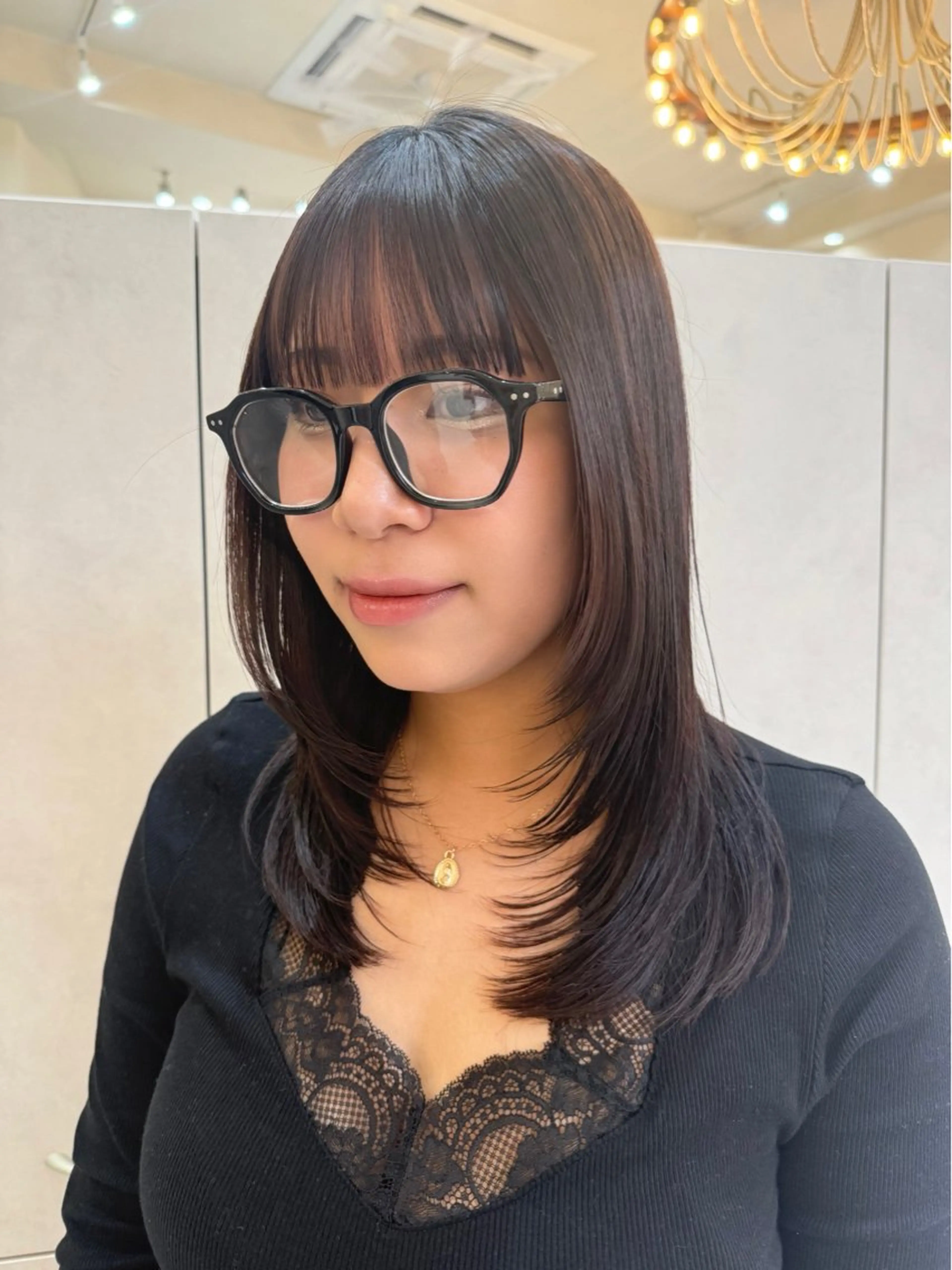 ミディアム 園田 奈津のヘアスタイル