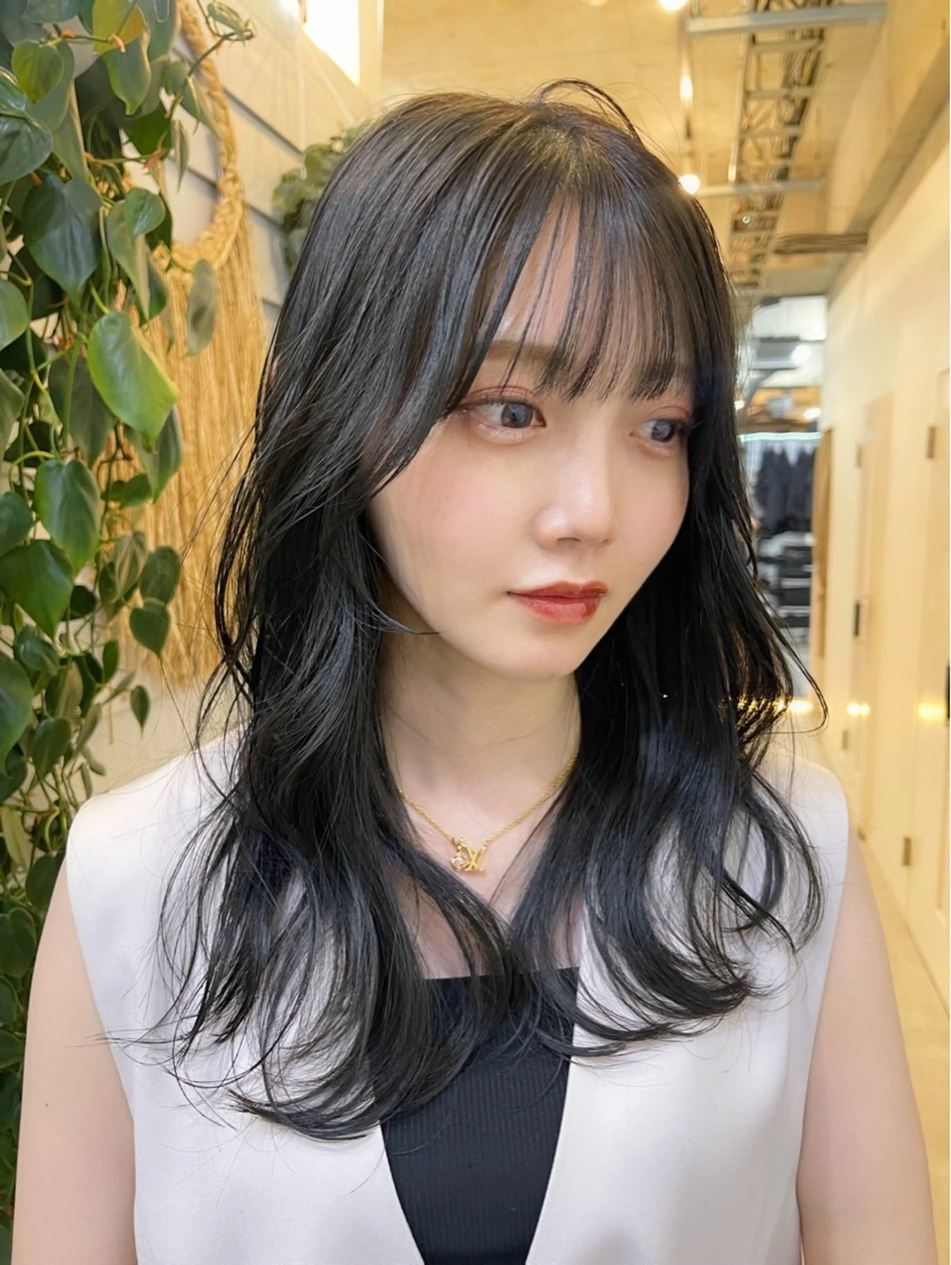 セミロング カラー オリーブカラー 顔周りカット カット ヘアカラー トリートメント AiM 大名　似合わせカットのヘアスタイル