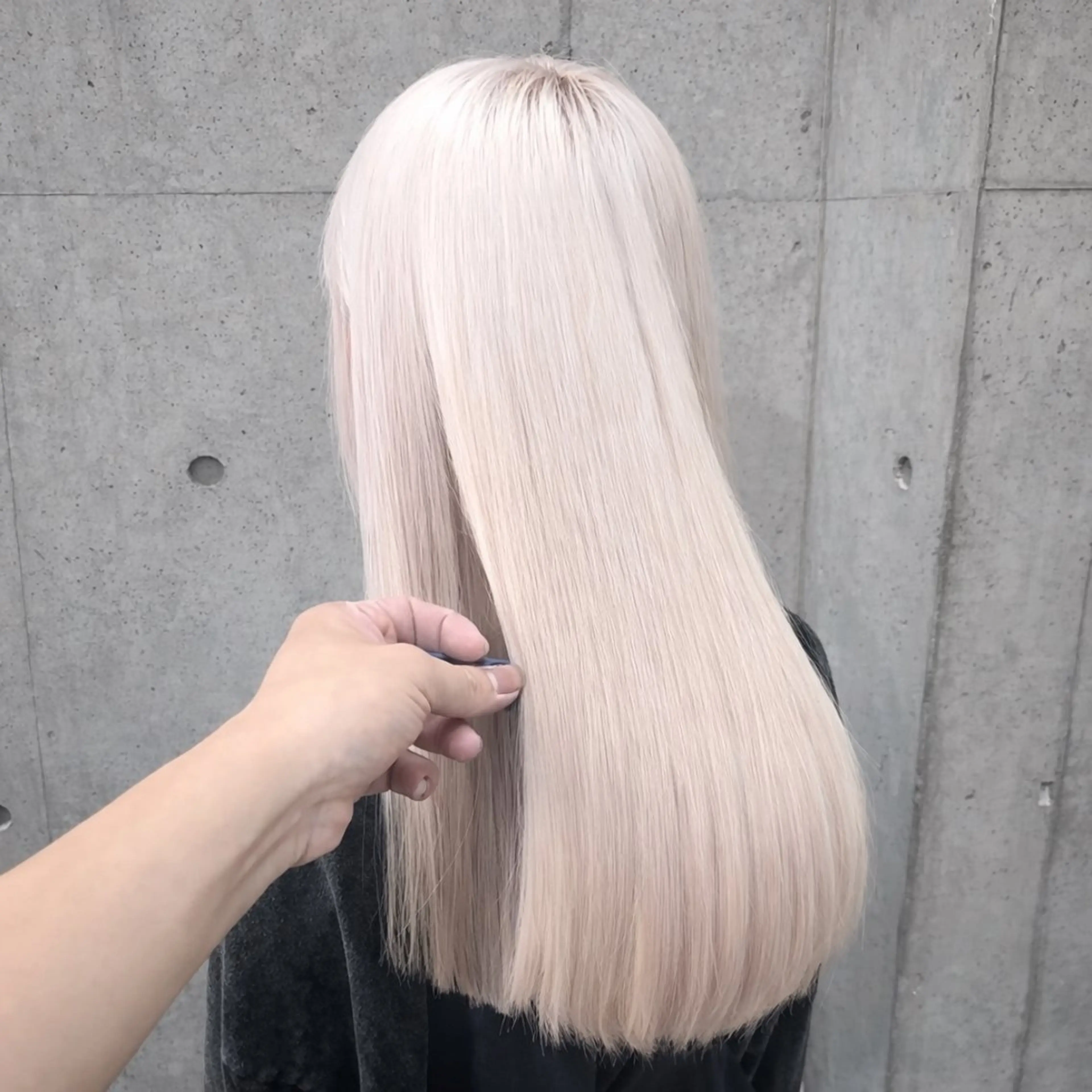 ミディアム カラー ベージュカラー ブリーチ ケアブリーチ ハイトーンカラー ホワイトベージュ ヘアカラー ✨ブリーチ支持No1 複雑履歴修正/舘岡のヘアスタイル