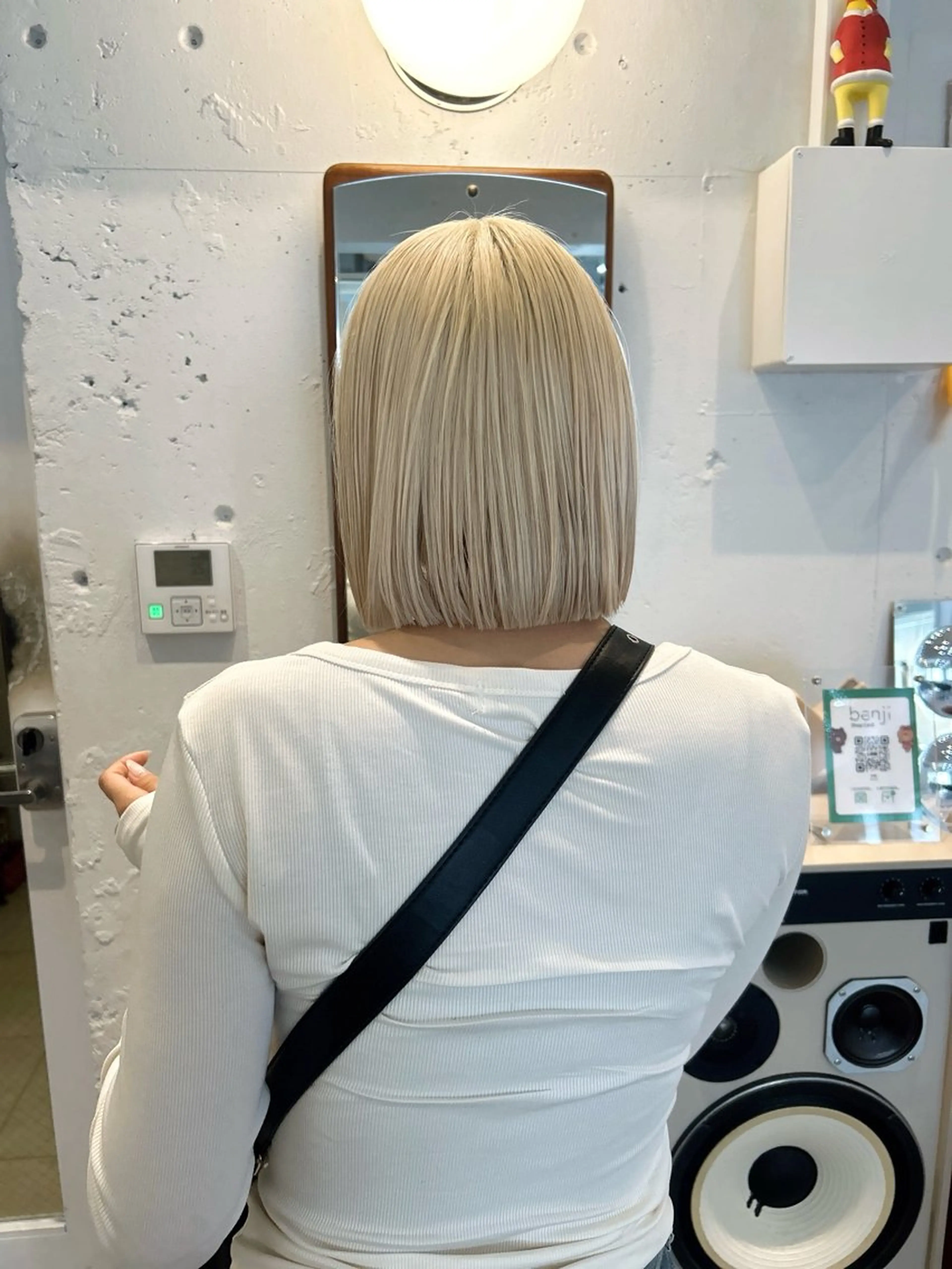 ミディアム カラー 抜きっぱなしブロンド 綺星 ハイトーン/デザインのヘアスタイル