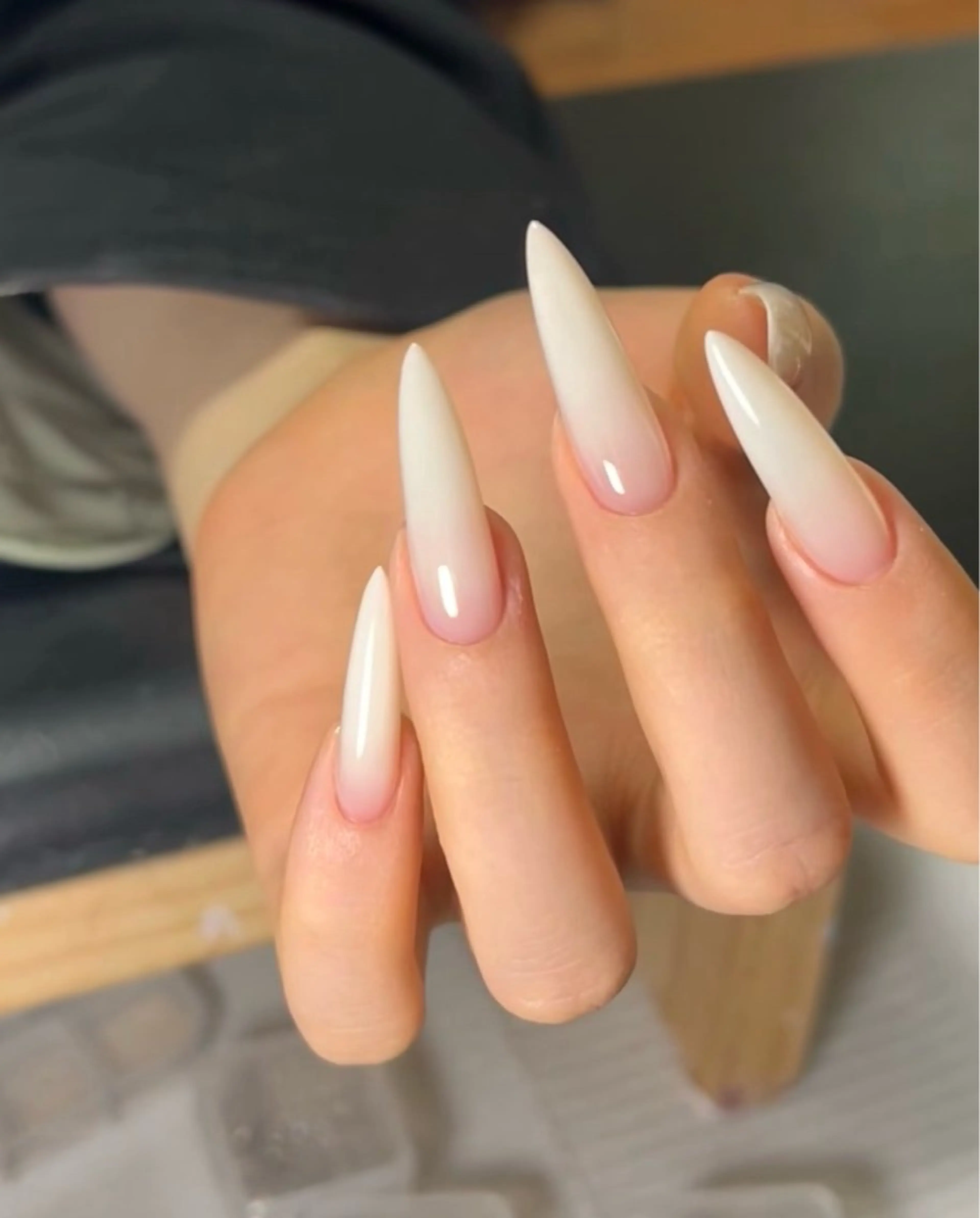 ネイル オーロラネイル フラワーネイル フットネイル フレンチネイル ジェルネイル ハンドネイル 長さだし専門 ありさのネイルデザイン