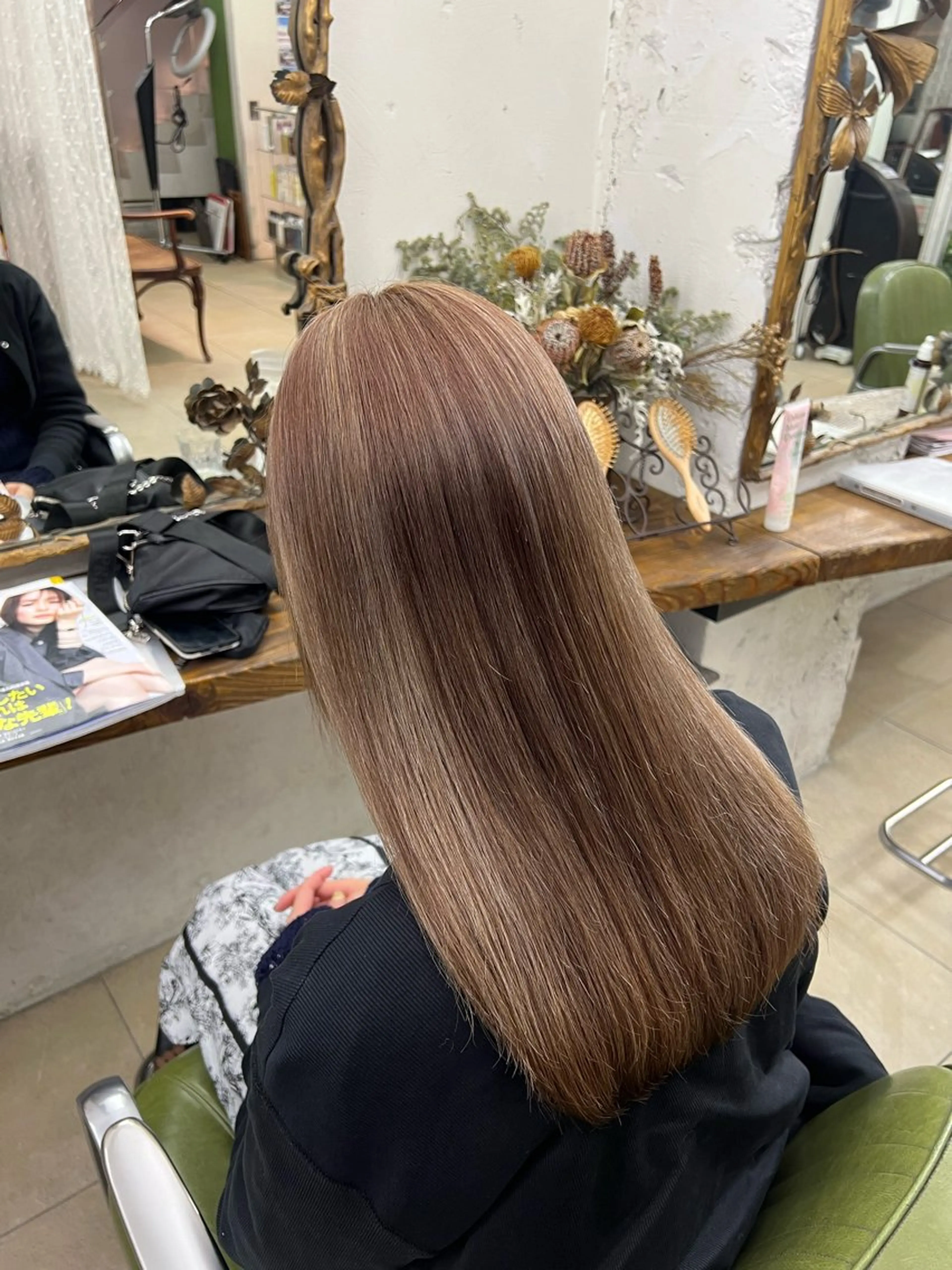 ロング ハイライト ヘアカラー 野崎 海翔のヘアスタイル