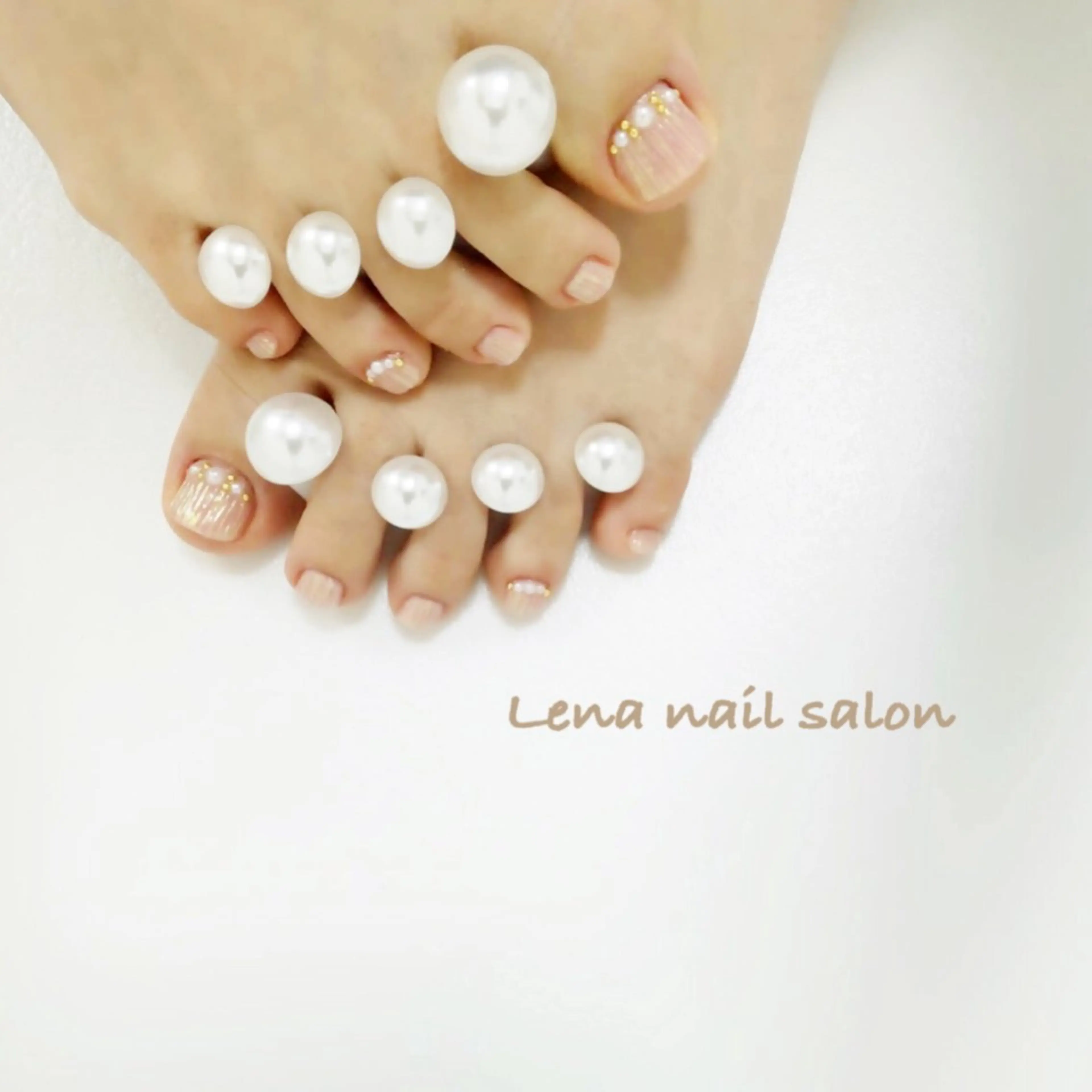 ネイル オーロラネイル ピンク フットネイル 自爪育成ネイルケア Lena  nailのネイルデザイン