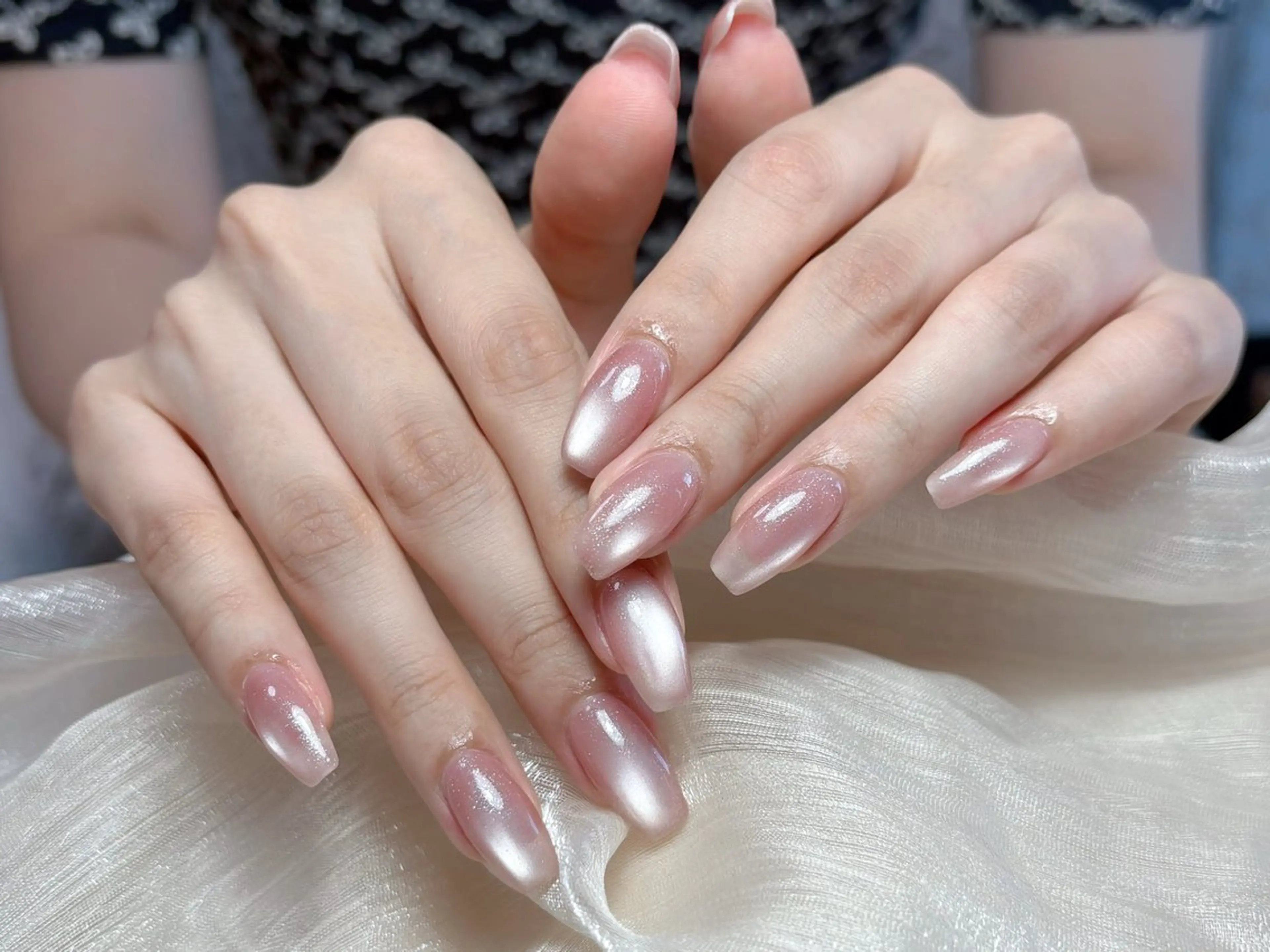 ネイル オーロラネイル チークネイル フレンチネイル ジェルネイル ガラスフレンチ ハンドネイル Nail Jolieのネイルデザイン